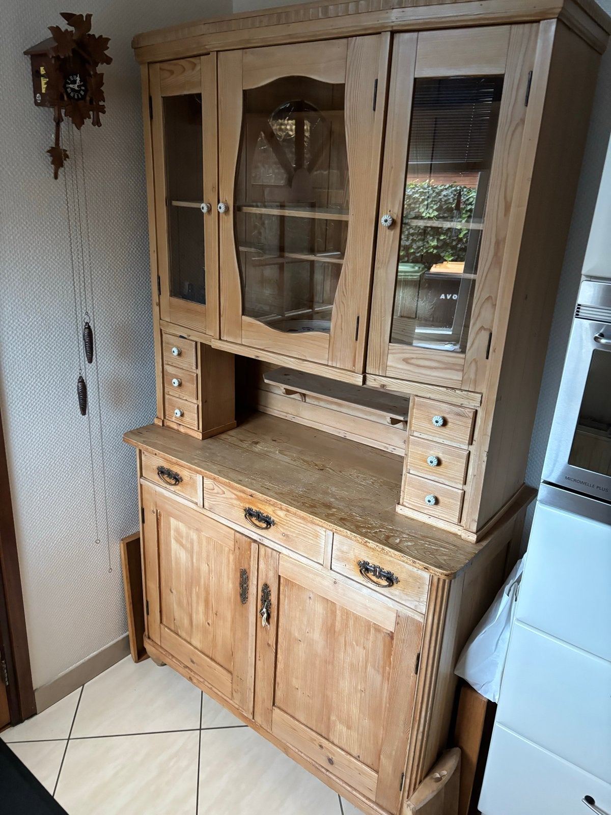 Antieke grenen buffetkast met vitrine en bureau, Ophalen of Verzenden