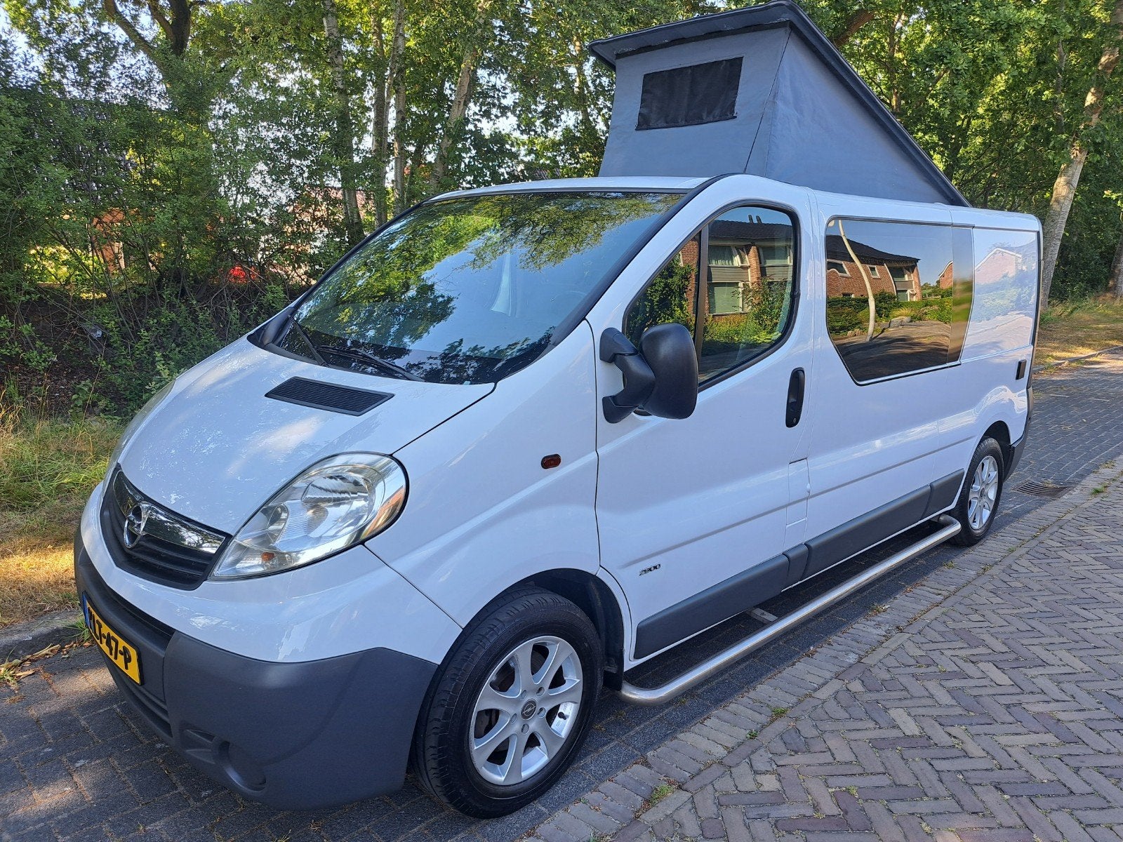 Opel Vivaro buscamper 75.000km, Overige merken, Tot en met 2, 7 tot 12 maanden geleden, Bedrijf