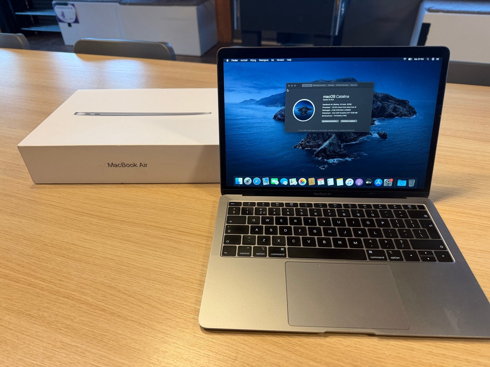 MacBook Air 13-inch (2019), Computers en Software, Ophalen, Gebruikt, Qwerty, 8 GB