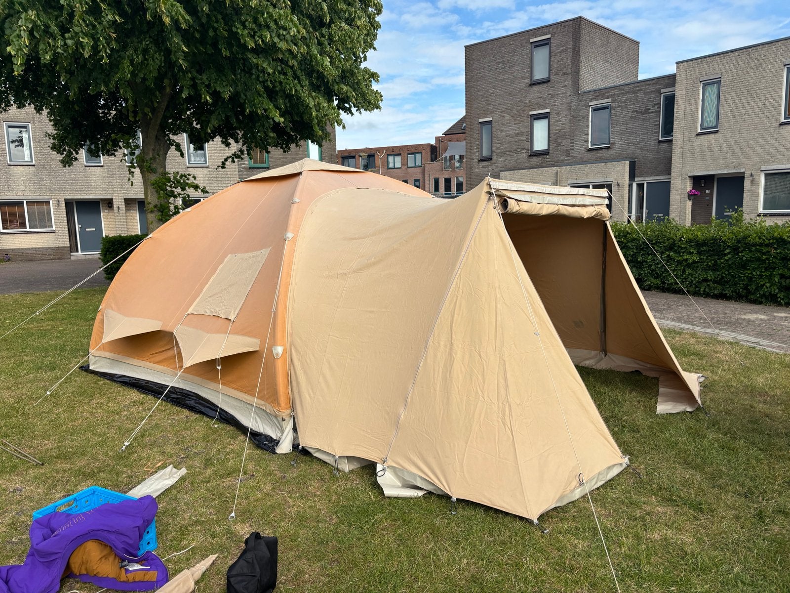 Karsten opblaas tent met slaapcabine, voortent en luifel, Caravans en Kamperen, Ophalen, Gebruikt, Tot en met 4