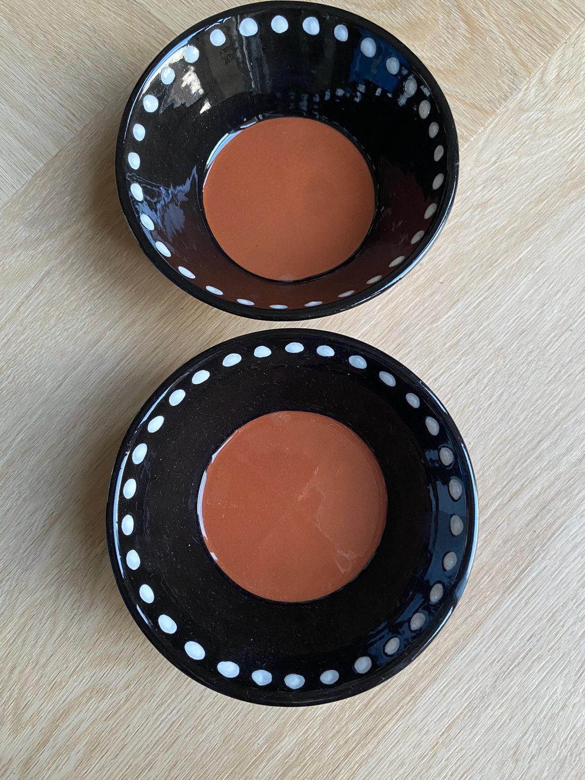 Spaanse schaaltjes zwart terracotta, Ophalen of Verzenden, Nieuw, Aardewerk, Kom(men)