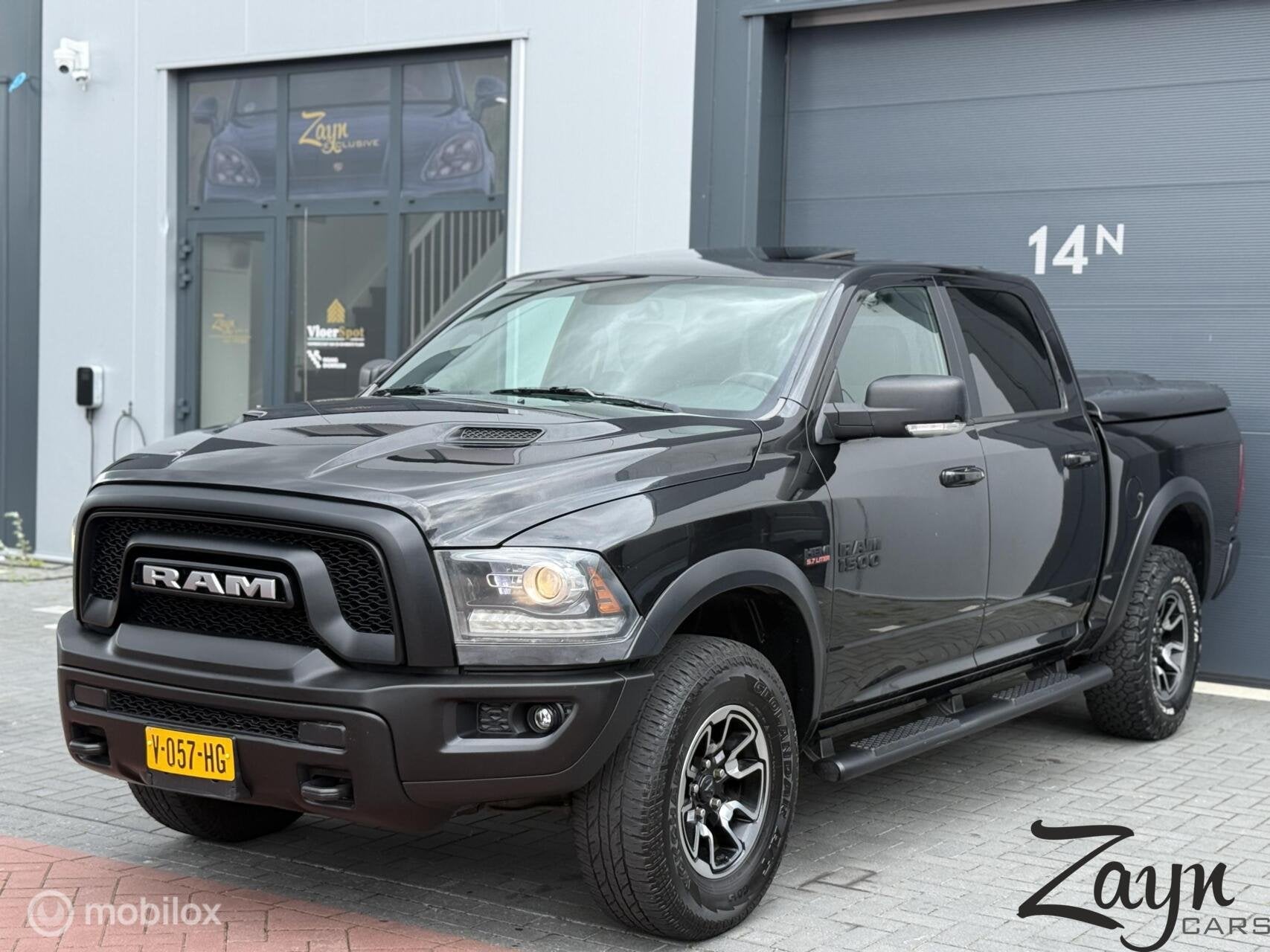 Dodge Ram 1500 5.7 V8 4x4 Crew Cab Rebel | Dak | NAP | Leder, Auto's, Automaat, Gebruikt, 5654 cc, Automatische klimaatregeling