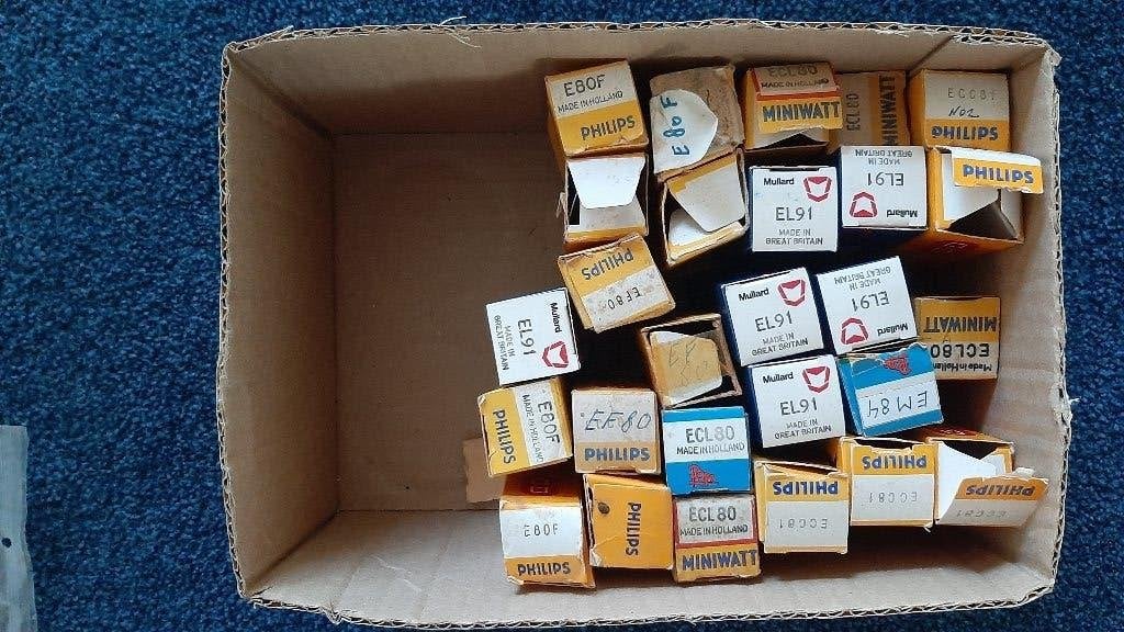 40 radiobuizen o.a. E80F, EBH89, ECC81, ECL80, EL91, EM84, Ophalen of Verzenden, Gebruikt