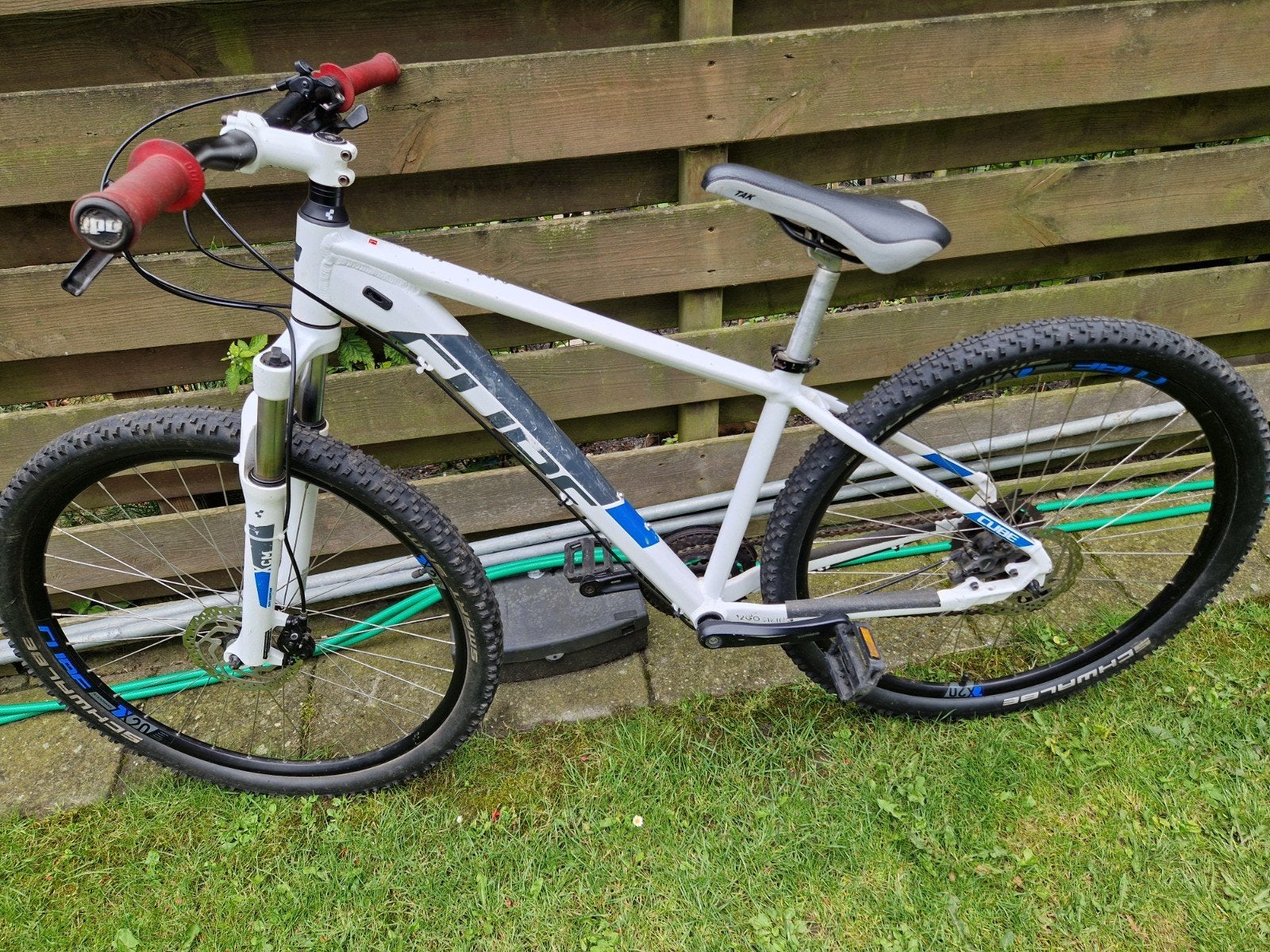 Cube Aim Mountainbike - Wit/Blauw - Frame 16 inch, Fietsen en Brommers, Ophalen