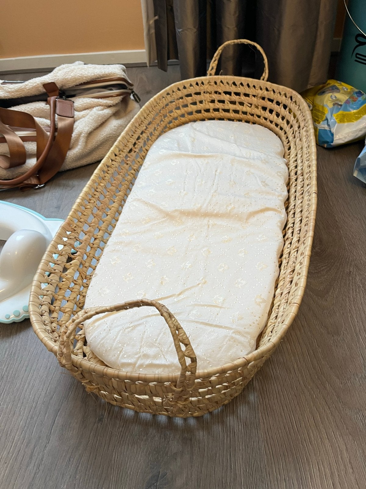 Mooie rieten Mozesmand met matrasje, Kinderen en Baby's, Babywiegjes en Ledikanten, Ophalen, Zo goed als nieuw, Wieg