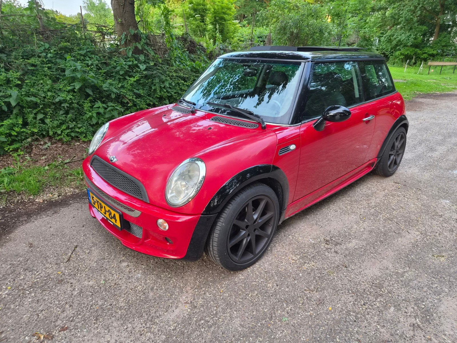Mini 1.6 16V ONE 2003 Rood, Voorwielaandrijving, Zwart, 4 cilinders, 4 stoelen