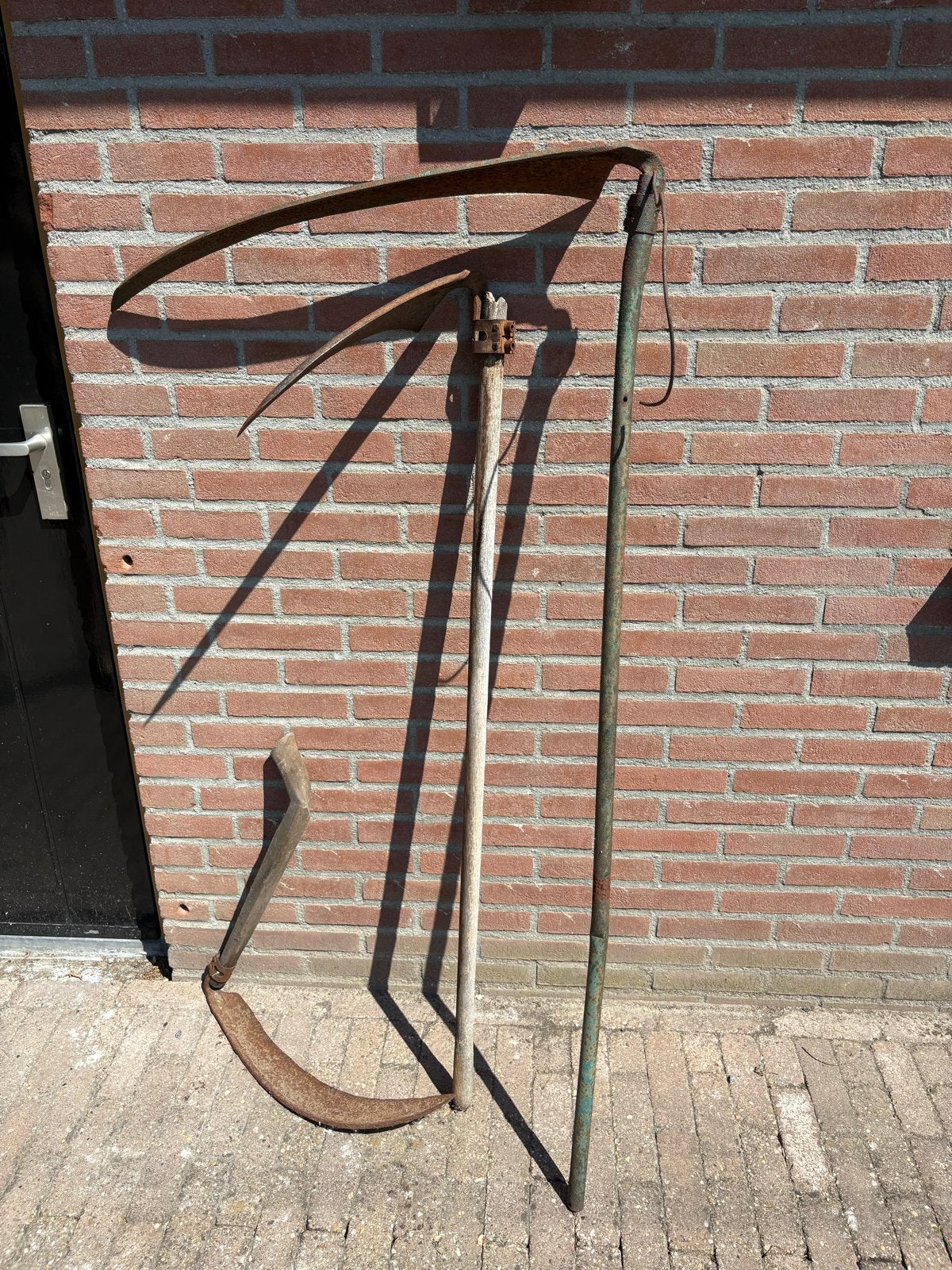 Oude zeis en sikkel - decoratief tuingereedschap, Ophalen, Gebruikt, Snijgereedschap, Overige merken