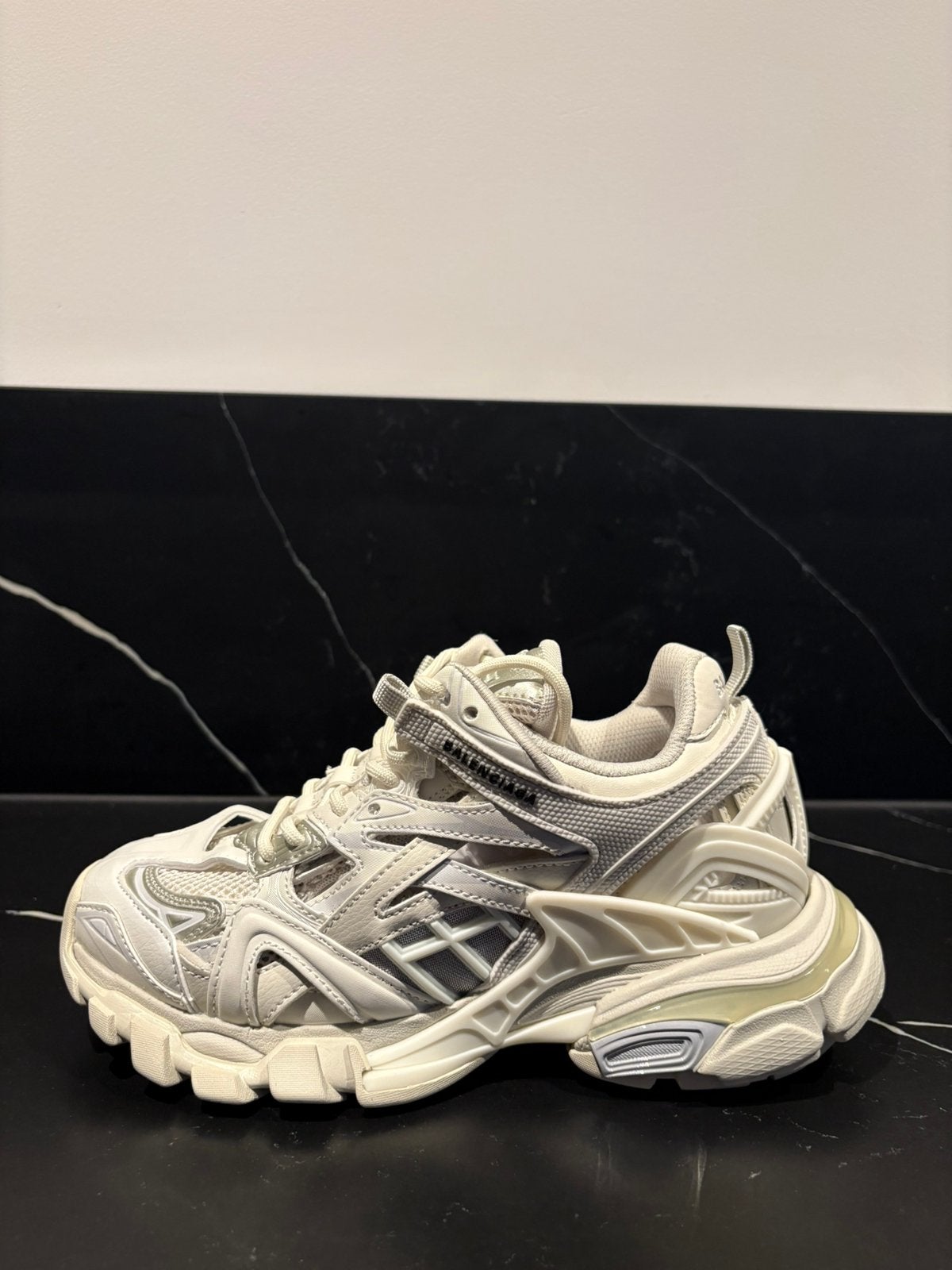 Balenciaga Track 2 wit maat 38, Wit, Nieuw, Ophalen of Verzenden, Sneakers of Gympen