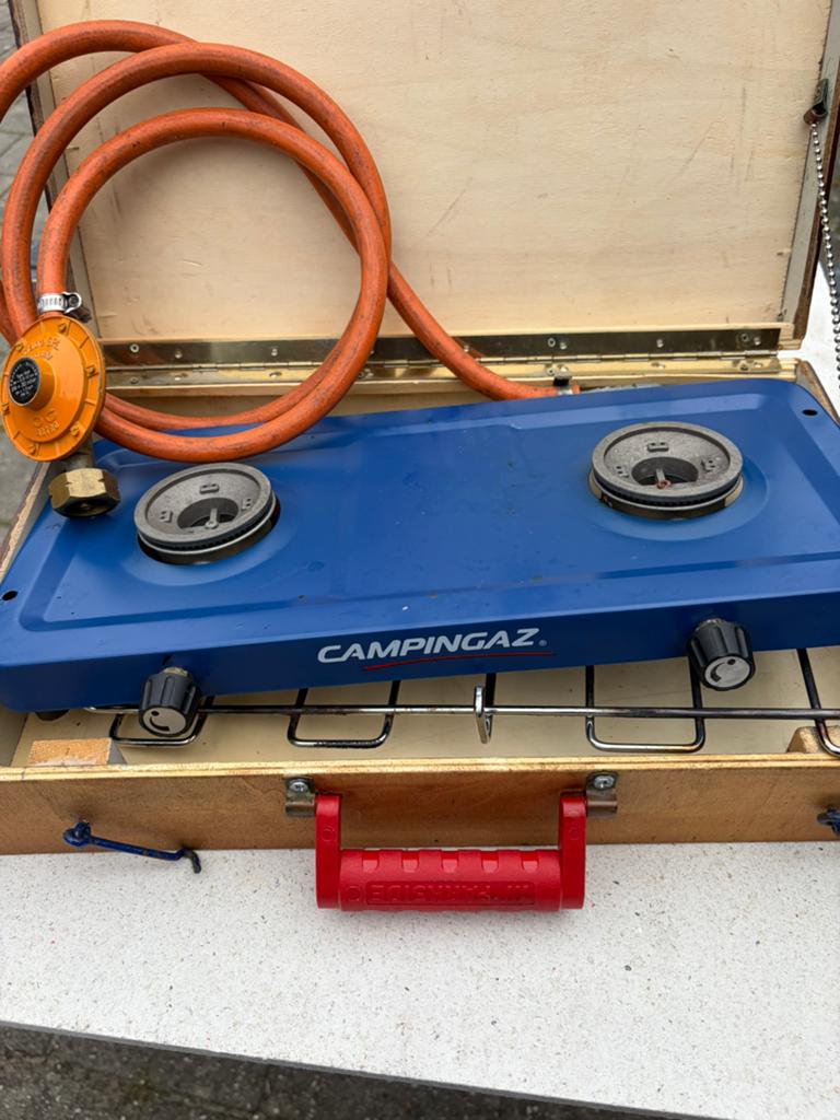 Camping gas 2 pitscomfoor met slang en drukregelaar, Caravans en Kamperen, Kampeeraccessoires, Ophalen of Verzenden, Zo goed als nieuw