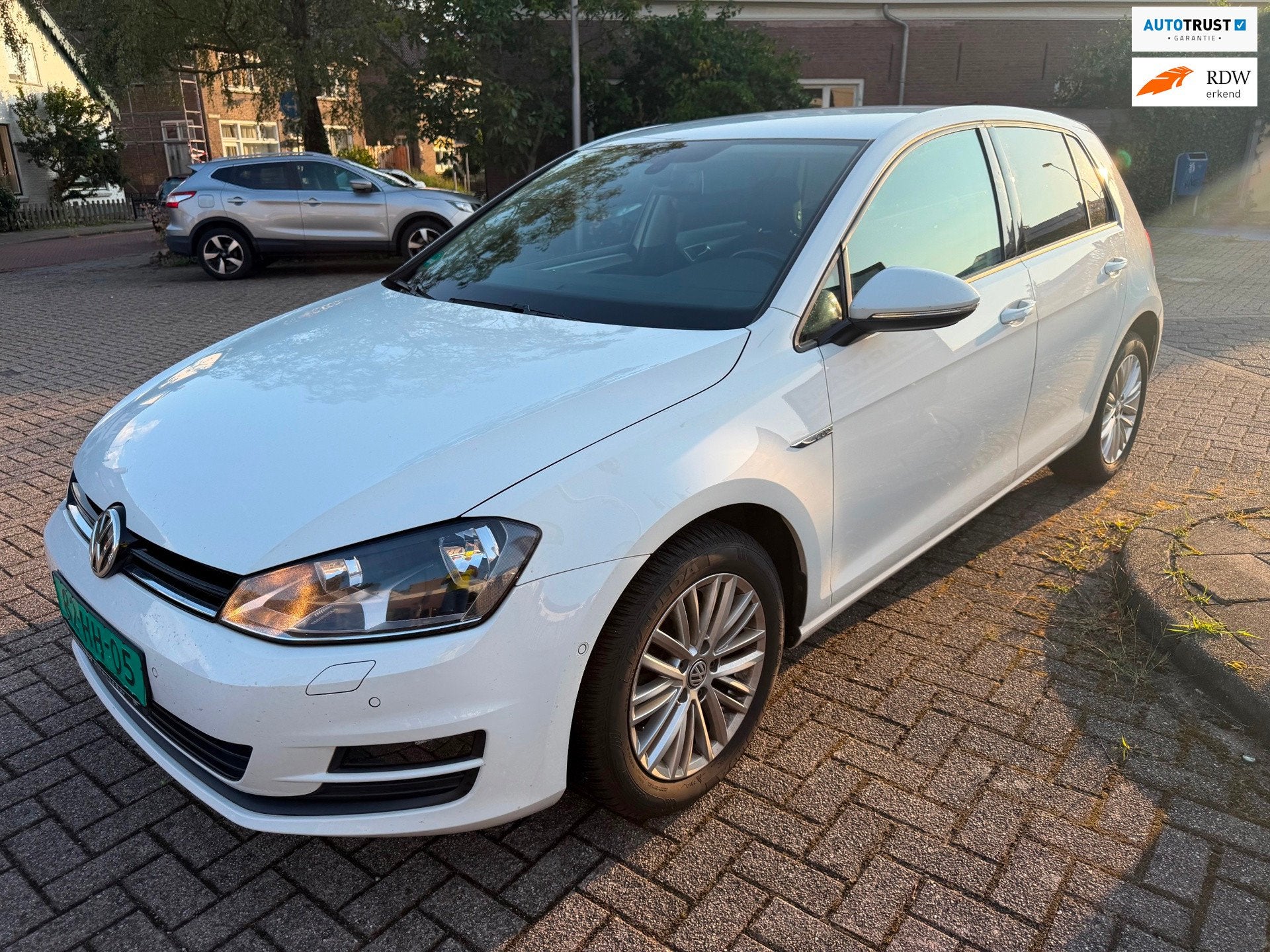 Volkswagen Golf 1.2 TSI CUP Edition, Auto's, Gebruikt, Zwart, Wit, Origineel Nederlands