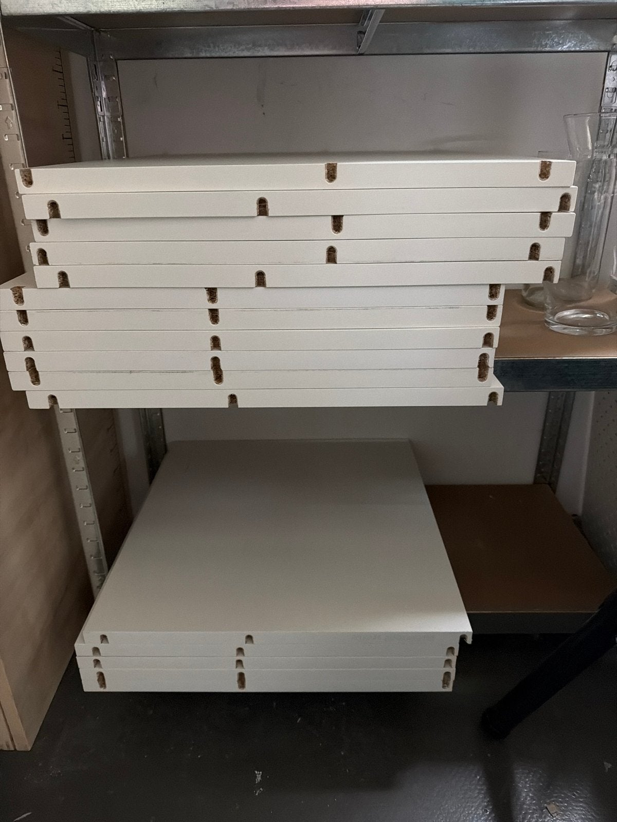 16x IKEA Hjalpa plank 60x55cm voor Platsa kasten, Ophalen, Met plank(en), 50 tot 100 cm, Zo goed als nieuw