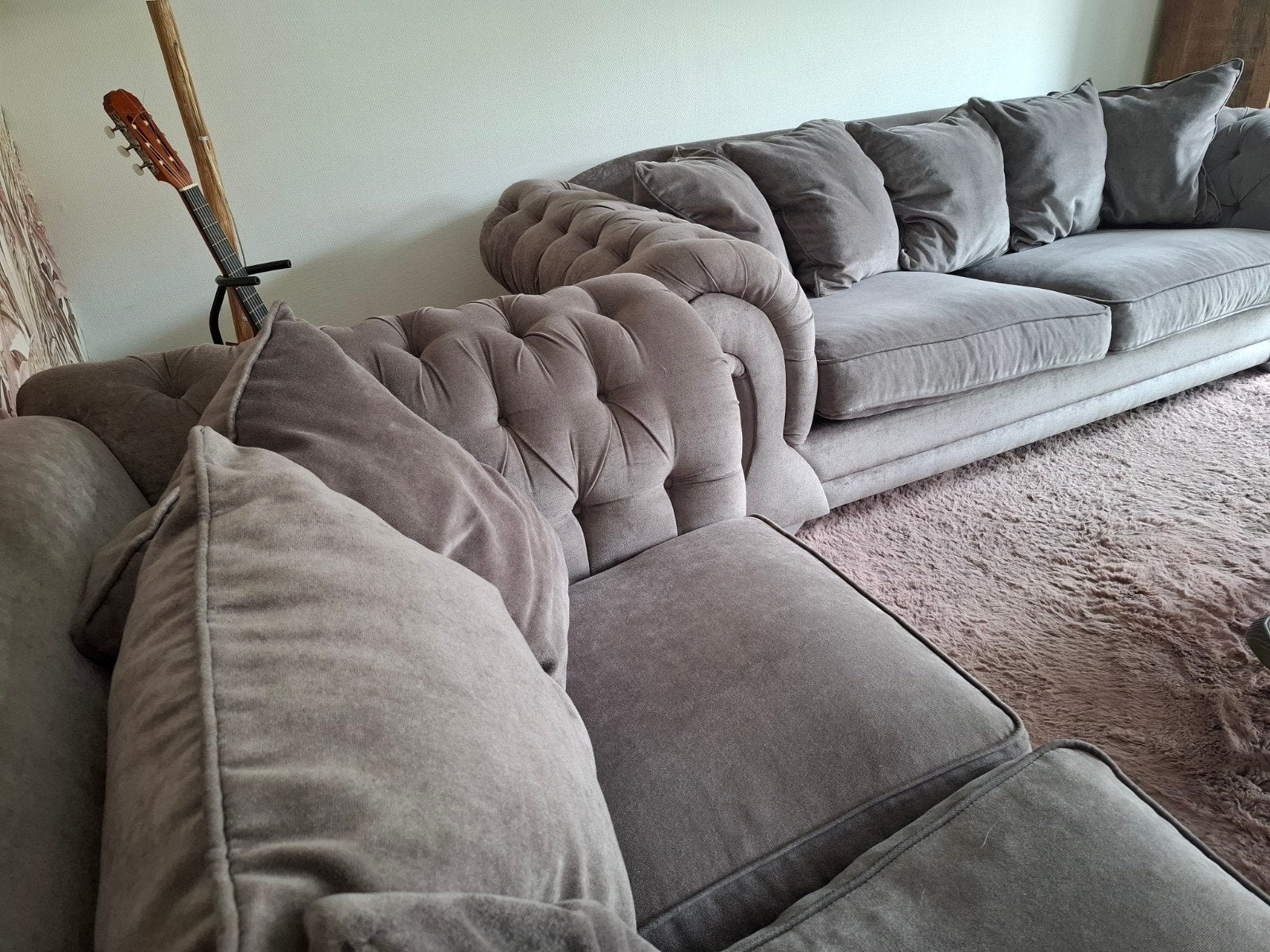 Set van 2 Chesterfield banken - Taupe/grijsbruin velours, Huis en Inrichting, Banken | Bankstellen, Ophalen, 250 tot 300 cm, Gebruikt