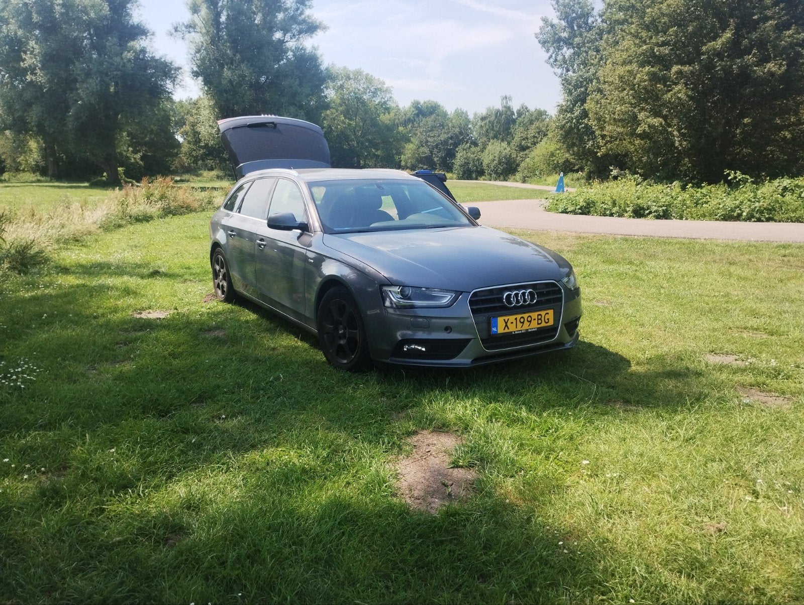 Audi A4  TFSI  180pk 1.8 2014 136000 km, Auto's, Audi, Achterwielaandrijving, 4 cilinders, 2000 kg, Leder en Stof