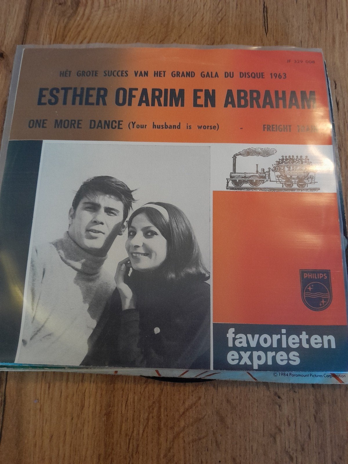 Esther of arim en abraham 7inch one more dance, Ophalen of Verzenden, Zo goed als nieuw, Pop