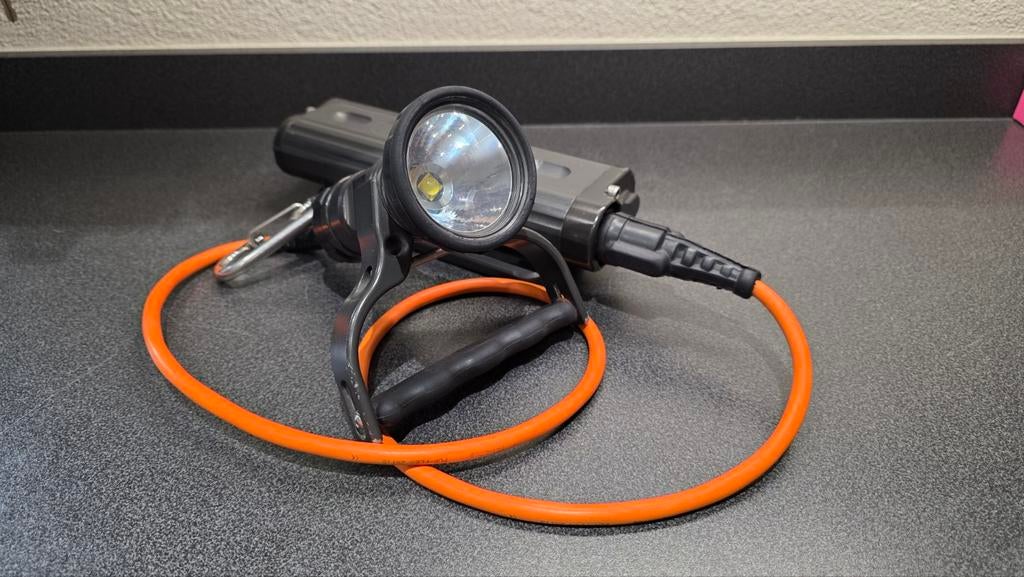 Metalsub LED kabelduiklamp met lader, Watersport en Boten, Duiken, Ophalen of Verzenden, Gebruikt, Duiklamp