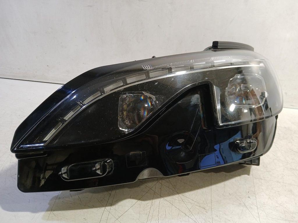 Koplamp links Peugeot 3008, Onderdelen@venauto.nl, Van der Ven Autorecycling B.V., Gebruikt, Ettenseweg 76, 4706 PB Roosendaal, The Netherlands