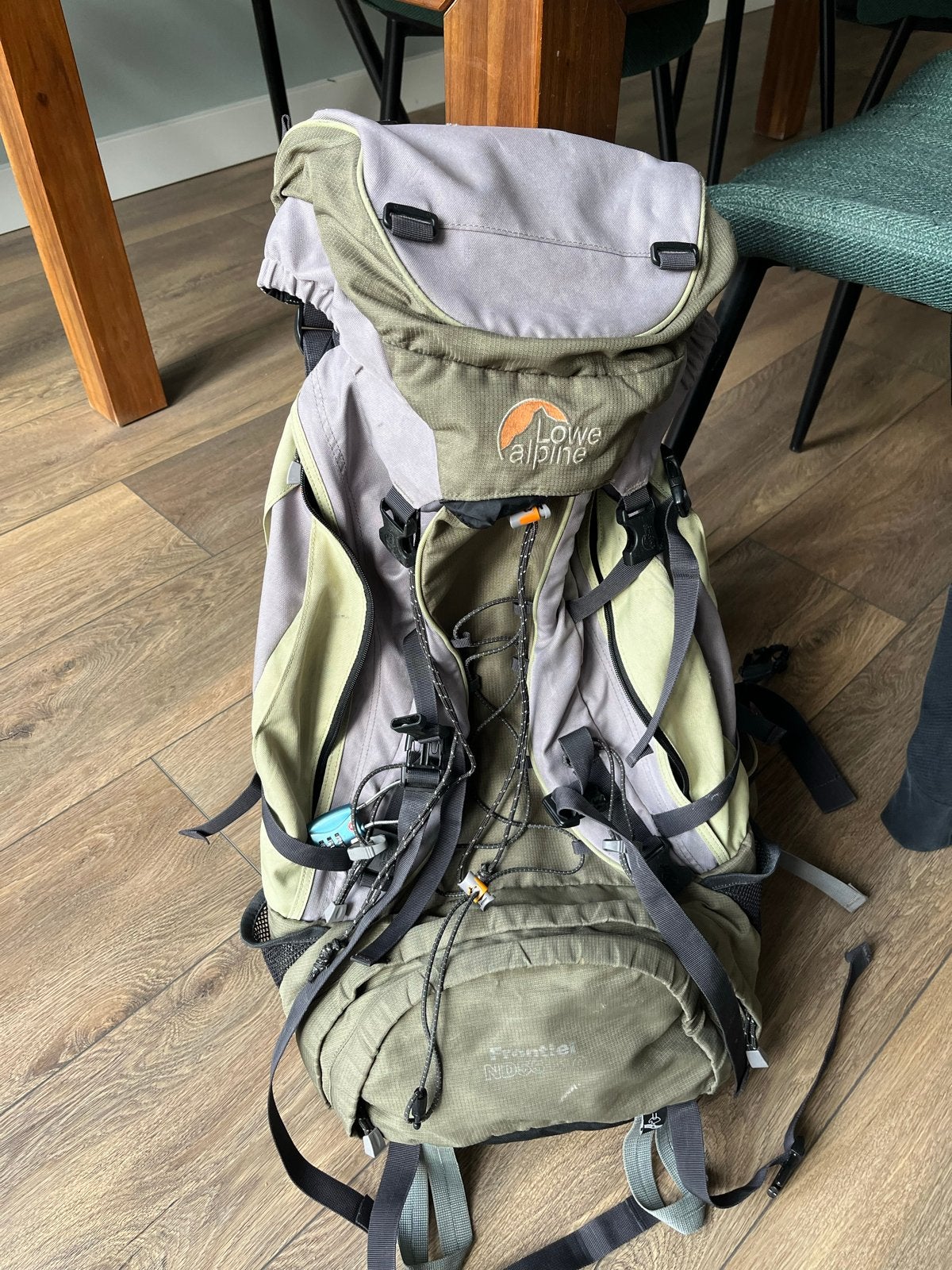Lowe Alpine Frontier ND55+10 Backpack met beschermhoes, Sieraden, Tassen en Uiterlijk, Overige merken, Gebruikt, 25 tot 40 cm