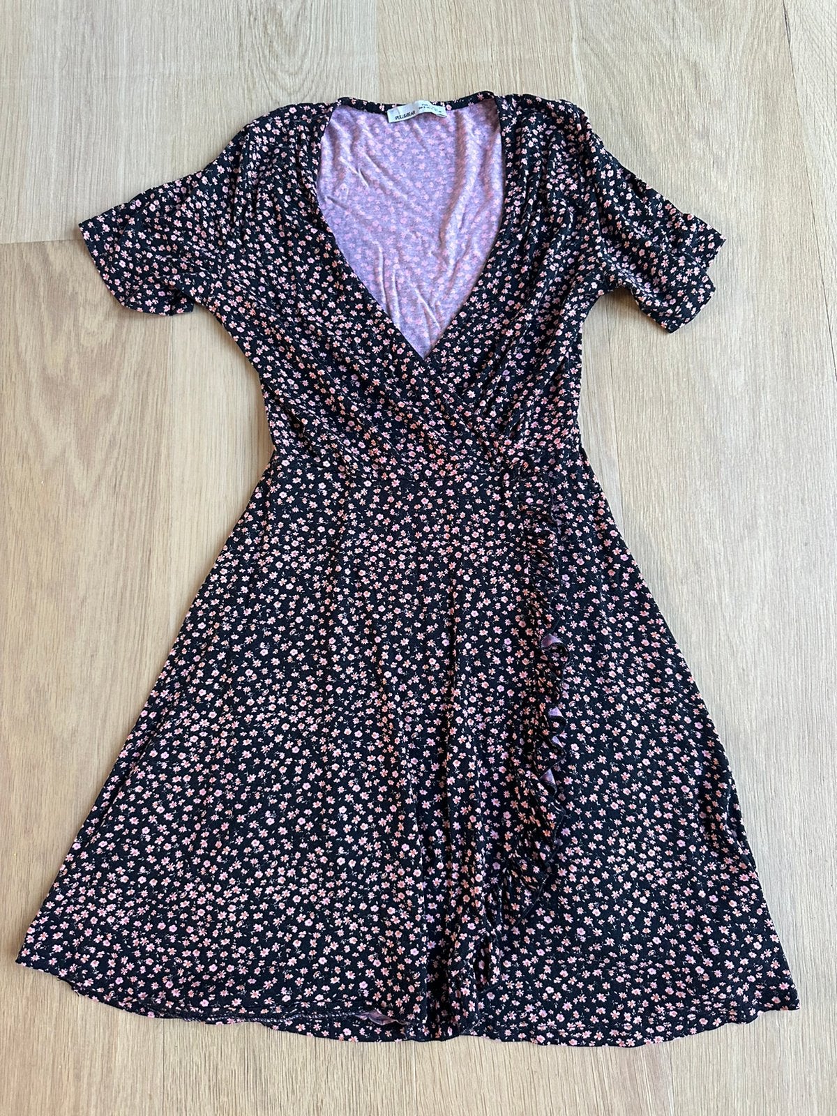Pull & Bear bloemen jurk S, Kleding | Dames, Zwart, Ophalen of Verzenden, Maat 36 (S), Gedragen