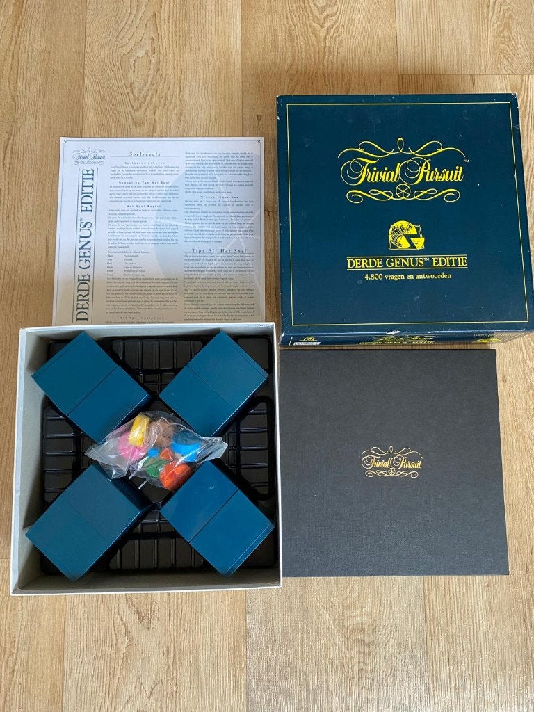 Triviant Trivial pursuit 3e genius editie in nieuwstaat, Ophalen of Verzenden, Zo goed als nieuw, Parker