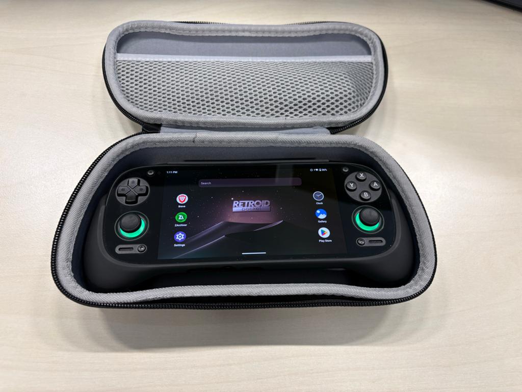Retroid Pocket 5 + 512 GB SD kaart + Grip en hoes, Ophalen of Verzenden, Retroid, Zo goed als nieuw