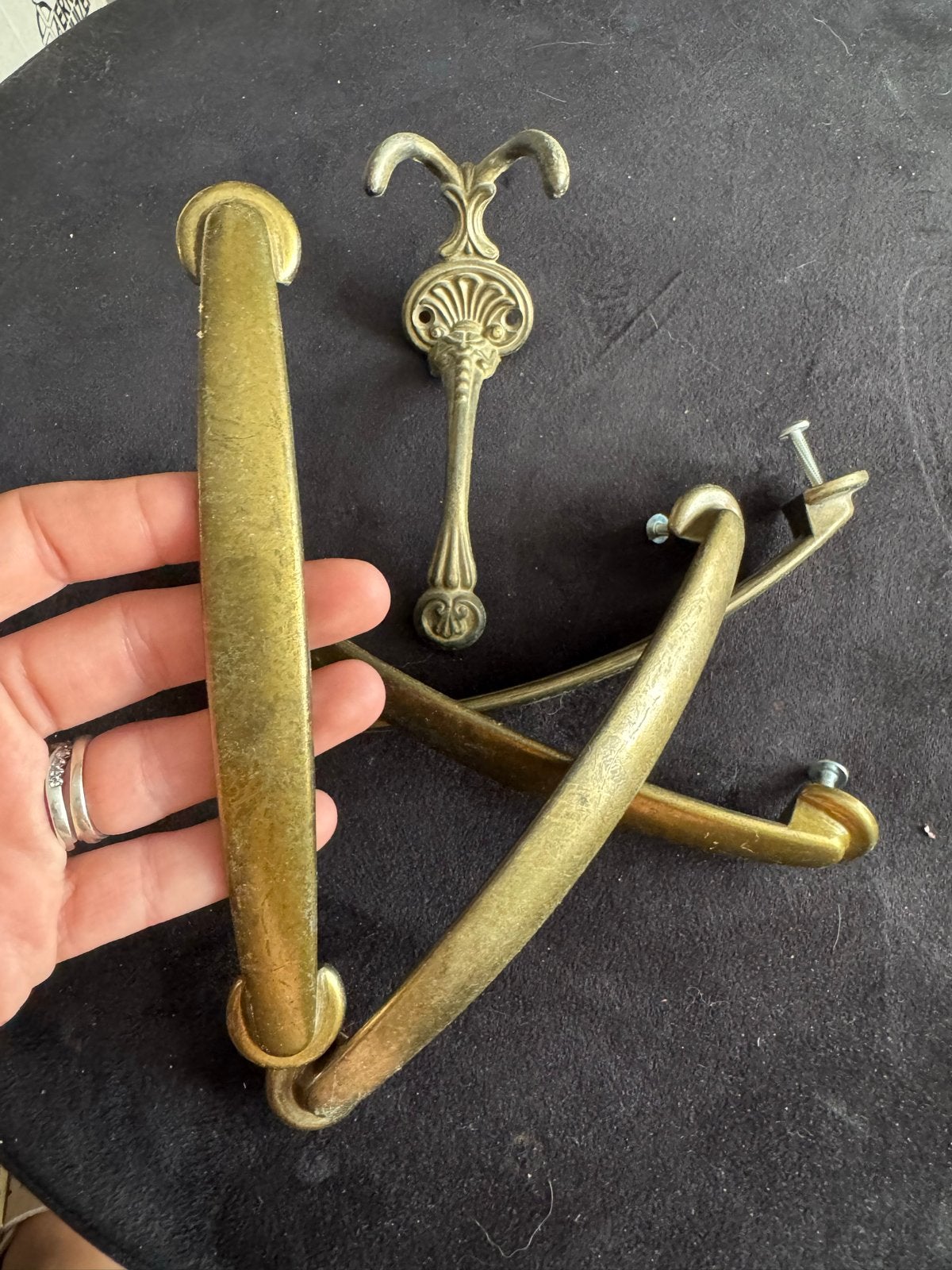 Vintage messing meubelgrepen (4x) en decoratieve wandhaak –, Ophalen of Verzenden