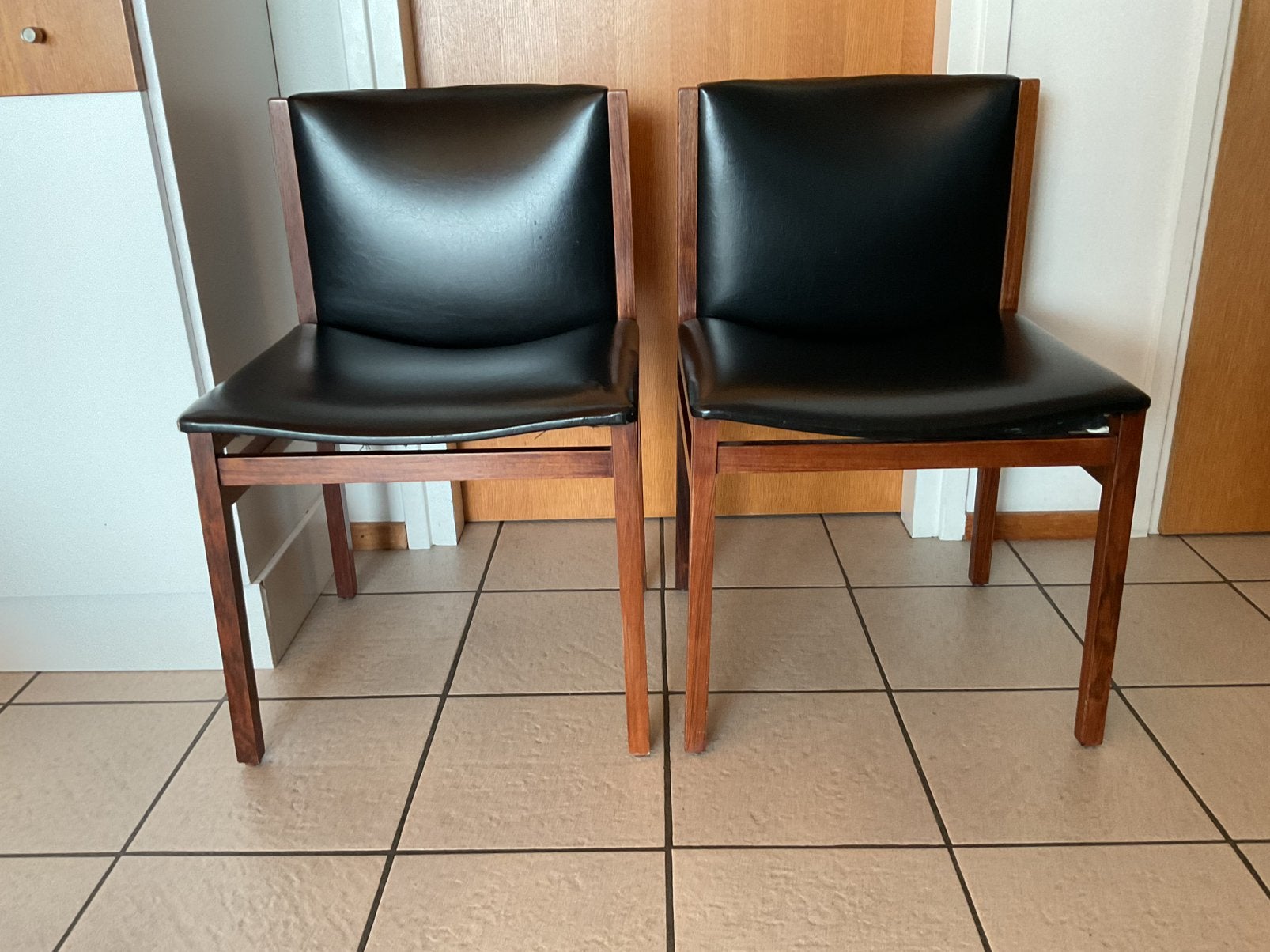 2x Tito Agnoli palissander + aniline leer stoelen; jaren 60, Antiek en Kunst, Antiek | Meubels | Stoelen en Banken, Ophalen