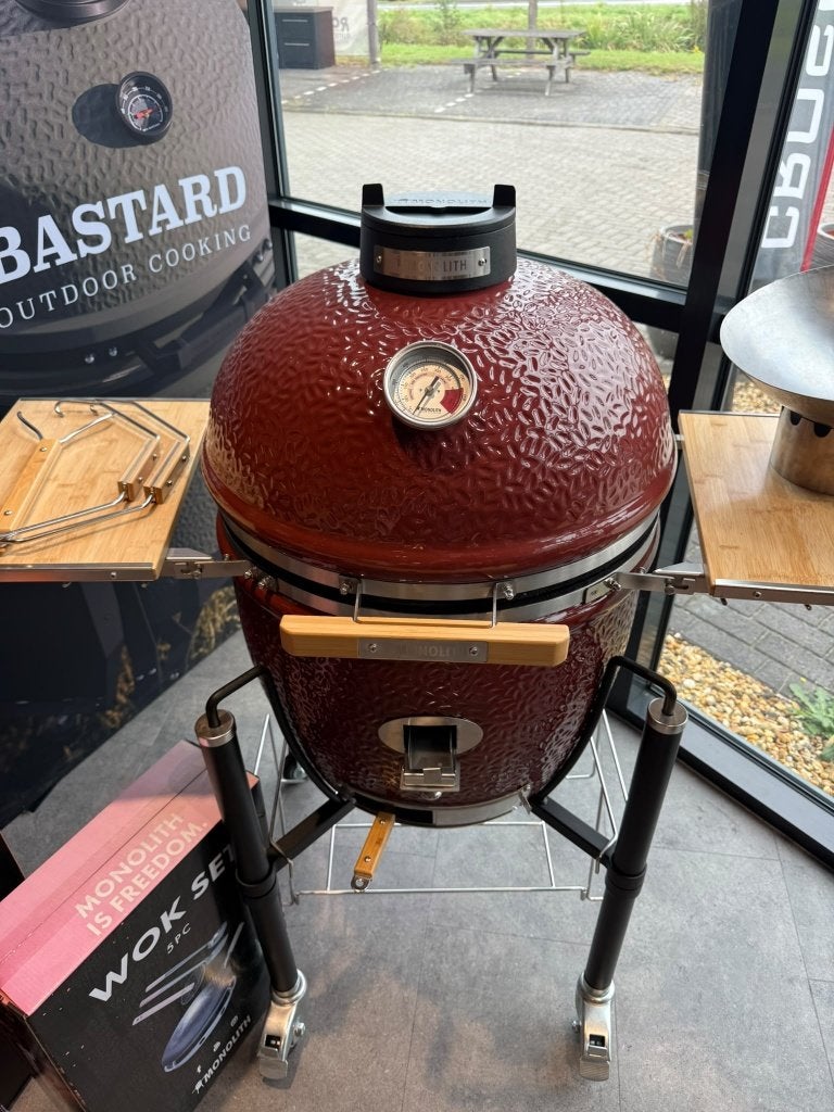 Monolith Classic Pro Red 2.0 met onderstel en zijtafels, Ophalen, Nieuw, Monolith