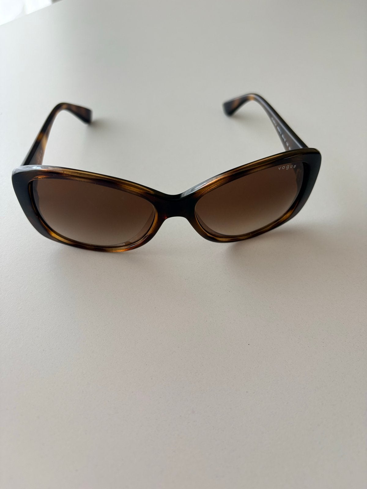 Vogue Zonnebril VO 2843-S W656/13 - Bruin Tortoise, Zonnebril, Bruin, Zo goed als nieuw, Ophalen