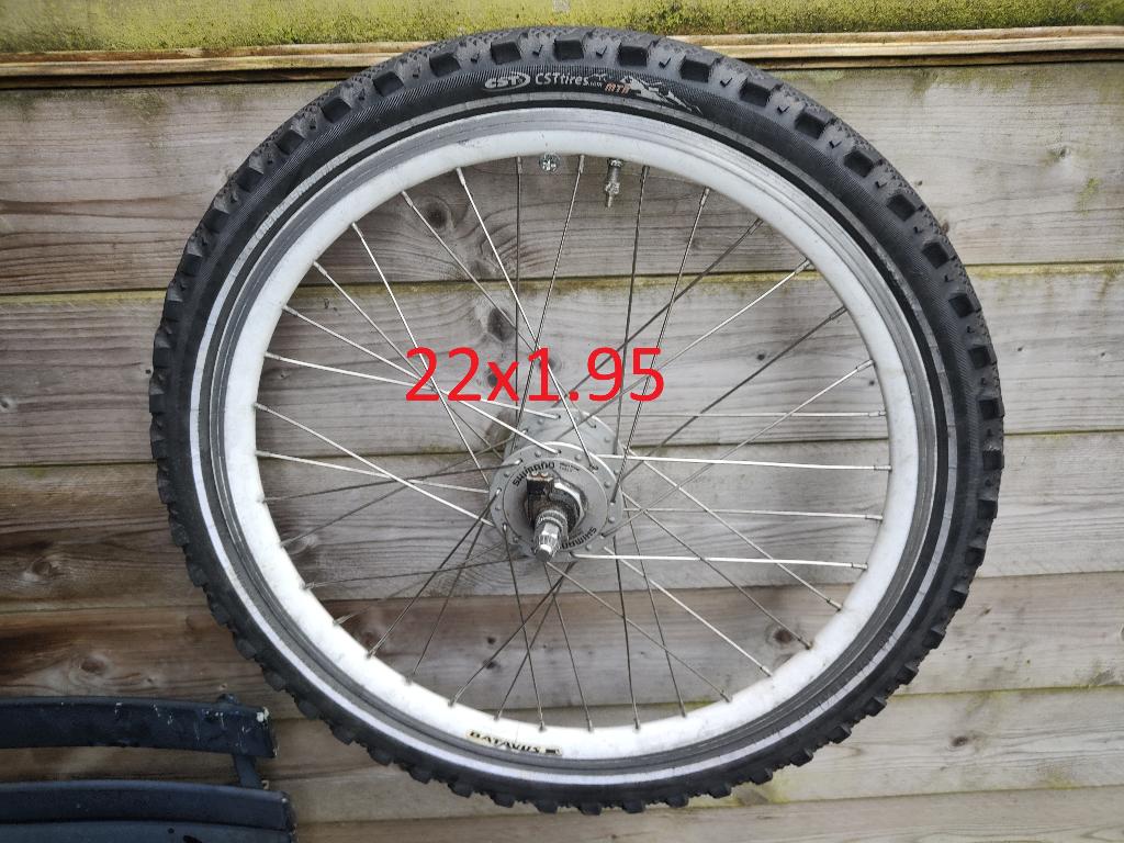 22 X1.95 voorwiel  met naafdynamo, Ophalen, Gebruikt