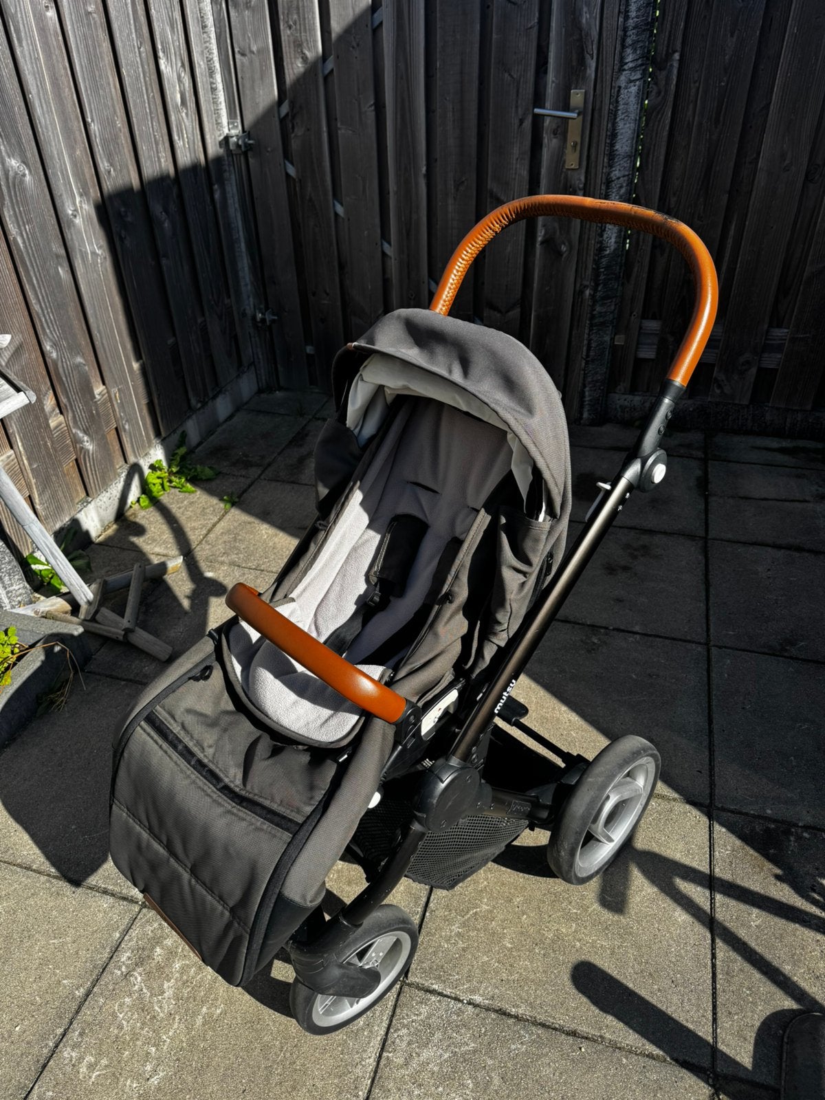 Mutsy explorer kinderwagen en wandelwagen compleet, Ophalen, Verstelbare duwstang, Zo goed als nieuw, Combiwagen