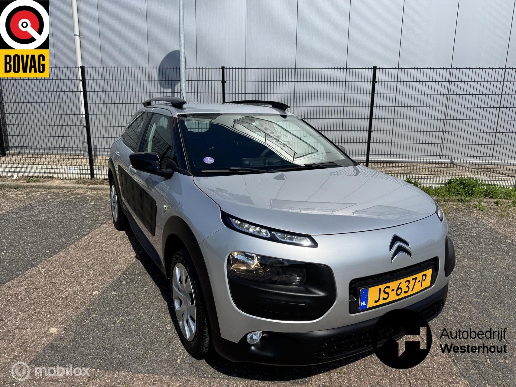 Citroen C4 Cactus 1.2 PureTech Feel|NAVI|TREKHAAK|PARKEERSEN, Auto's, Citroën, Voorwielaandrijving, Gebruikt, 1199 cc, Origineel Nederlands