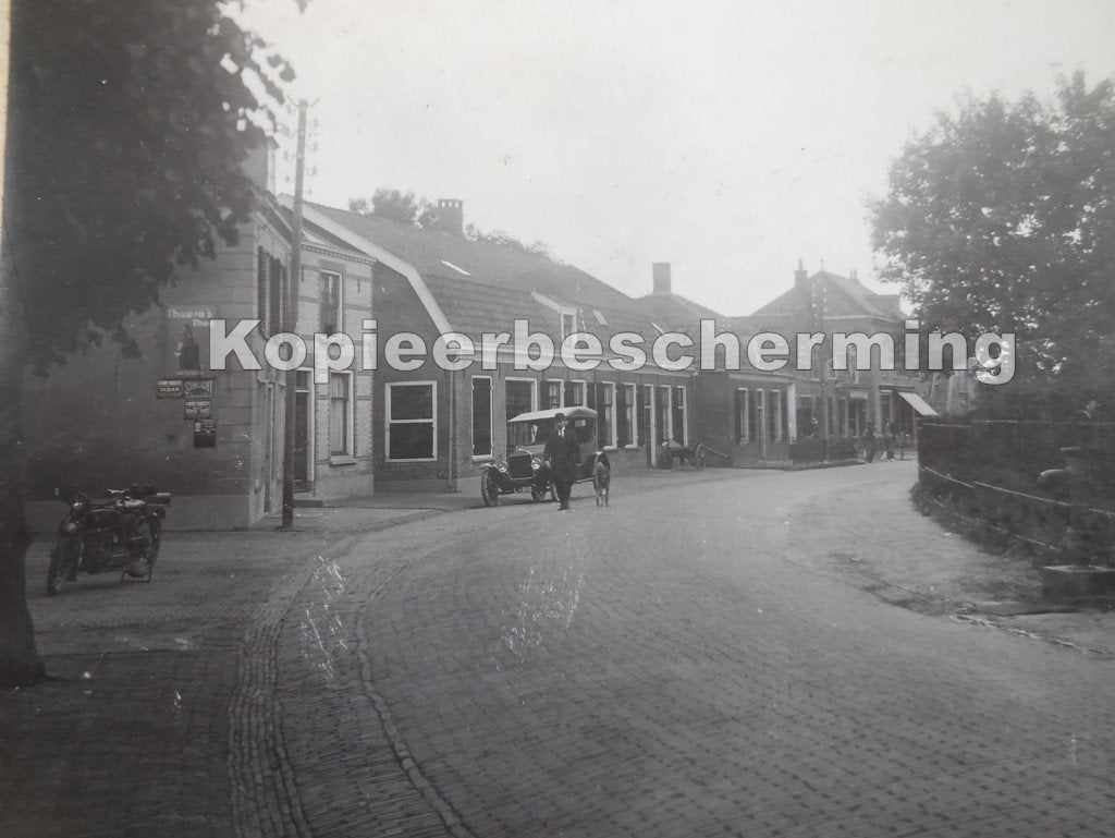 Harmelen Dorpsstraatgrote grote foto oldtimer L-810? motor, Verzamelen, Foto's en Prenten, Gebruikt, Verzenden, Foto, Voor 1940