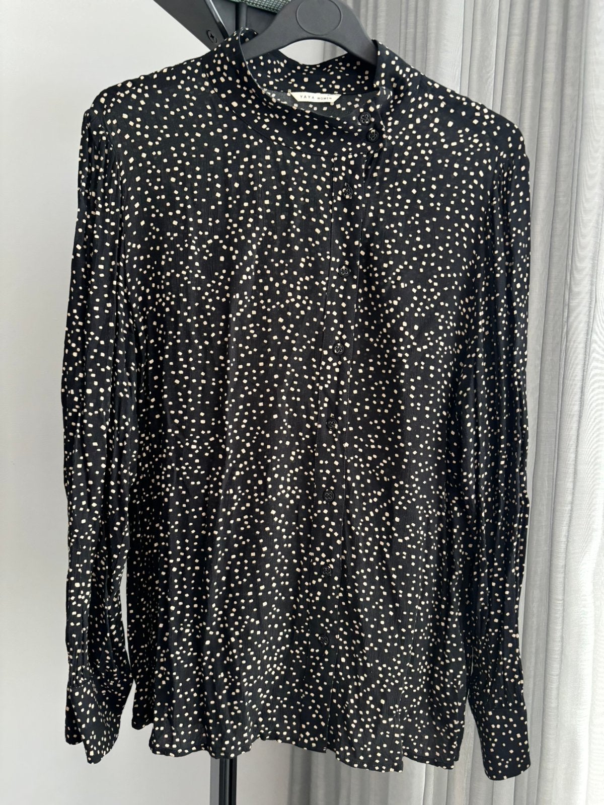 Aparte blouse van YAYA WOMAN mt42 ALS NIEUW, Kleding | Dames, Ophalen of Verzenden, Zo goed als nieuw, Maat 42/44 (L), Zwart