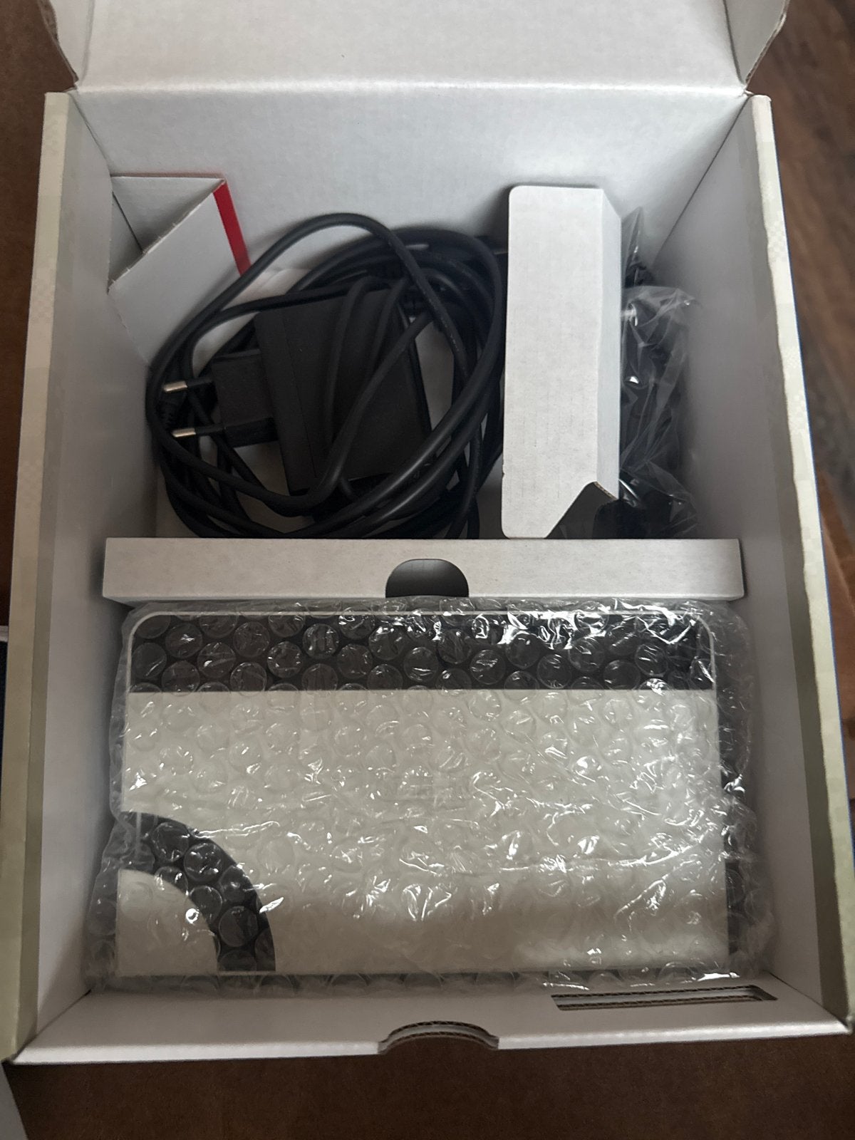 Nintendo Switch OLED WIT + STARTERKIT en 12M online, Spelcomputers en Games, Ophalen of Verzenden, Zo goed als nieuw, Met 2 controllers