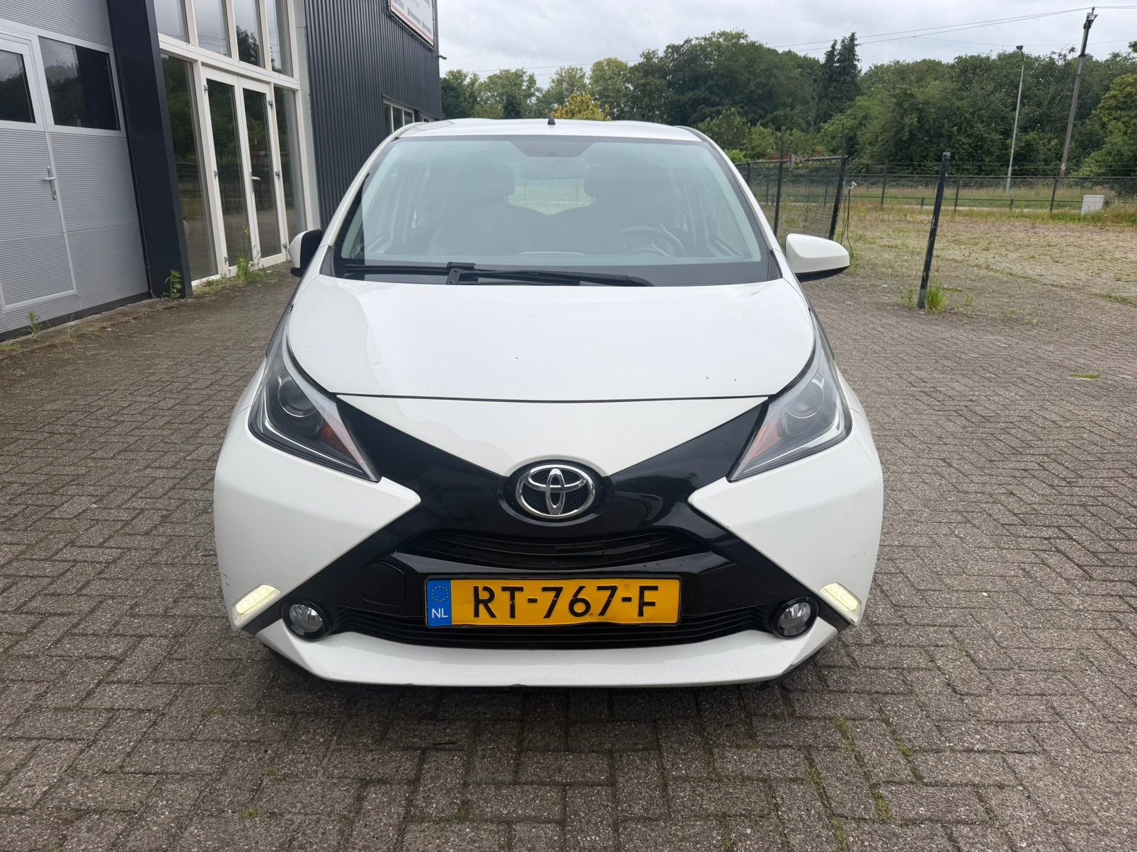 Toyota Aygo 1.0 Vvt-i 69pk 5D 2018 Wit, Voorwielaandrijving, Stof, 4 stoelen, Wit