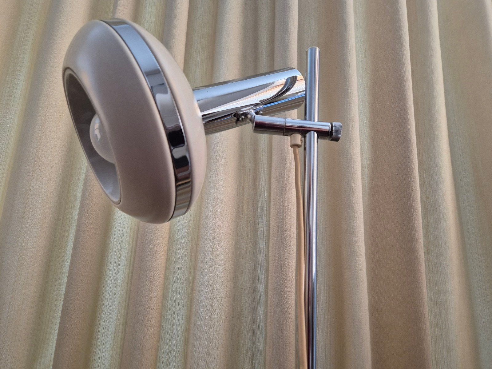 fase 3200 unieke design vintage witte lamp, Huis en Inrichting, Lampen | Vloerlampen, Ophalen of Verzenden, Gebruikt, Metaal, 100 tot 150 cm