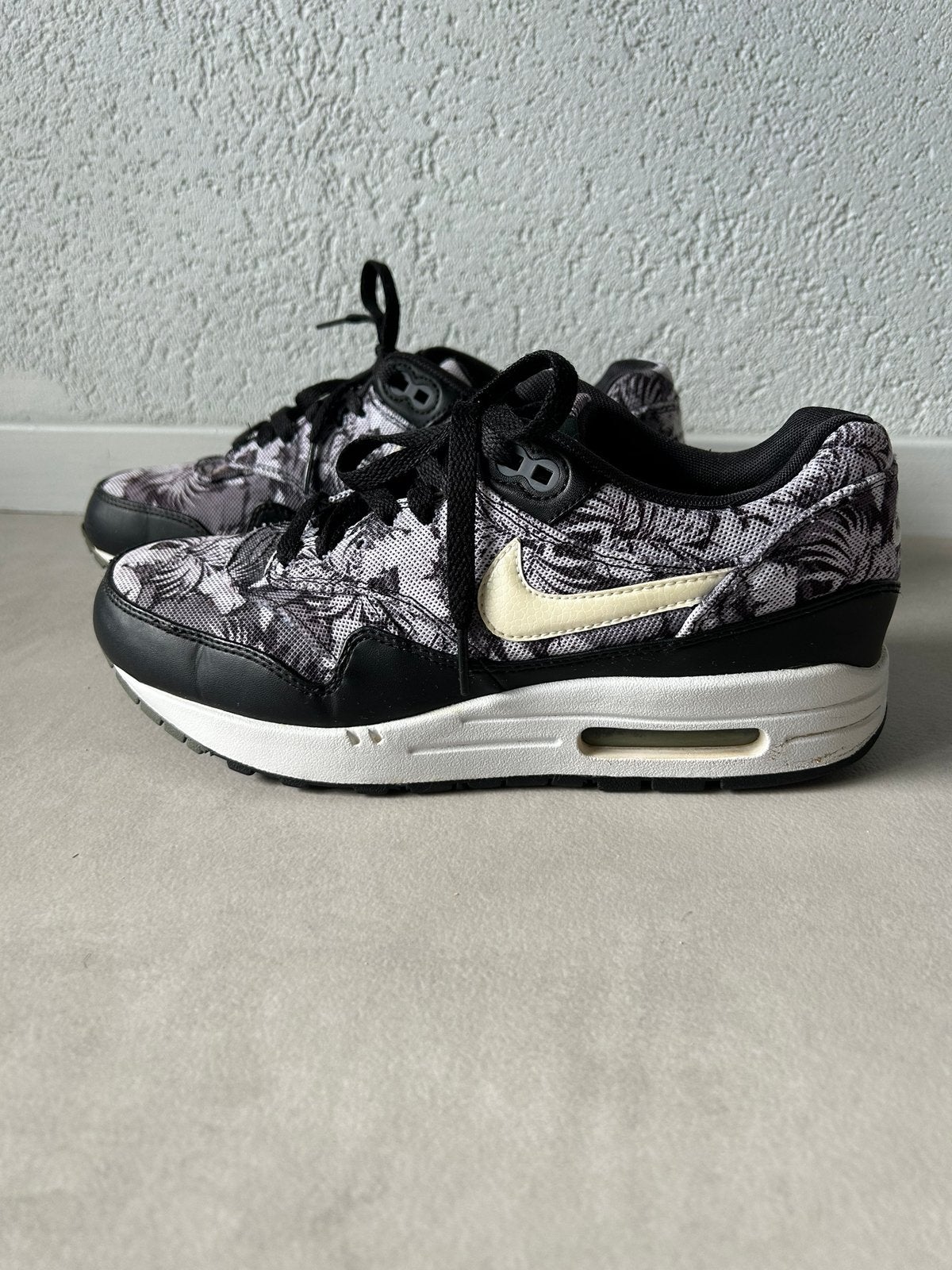Nike Air Max, Ophalen of Verzenden, Zo goed als nieuw, Zwart, Sneakers of Gympen