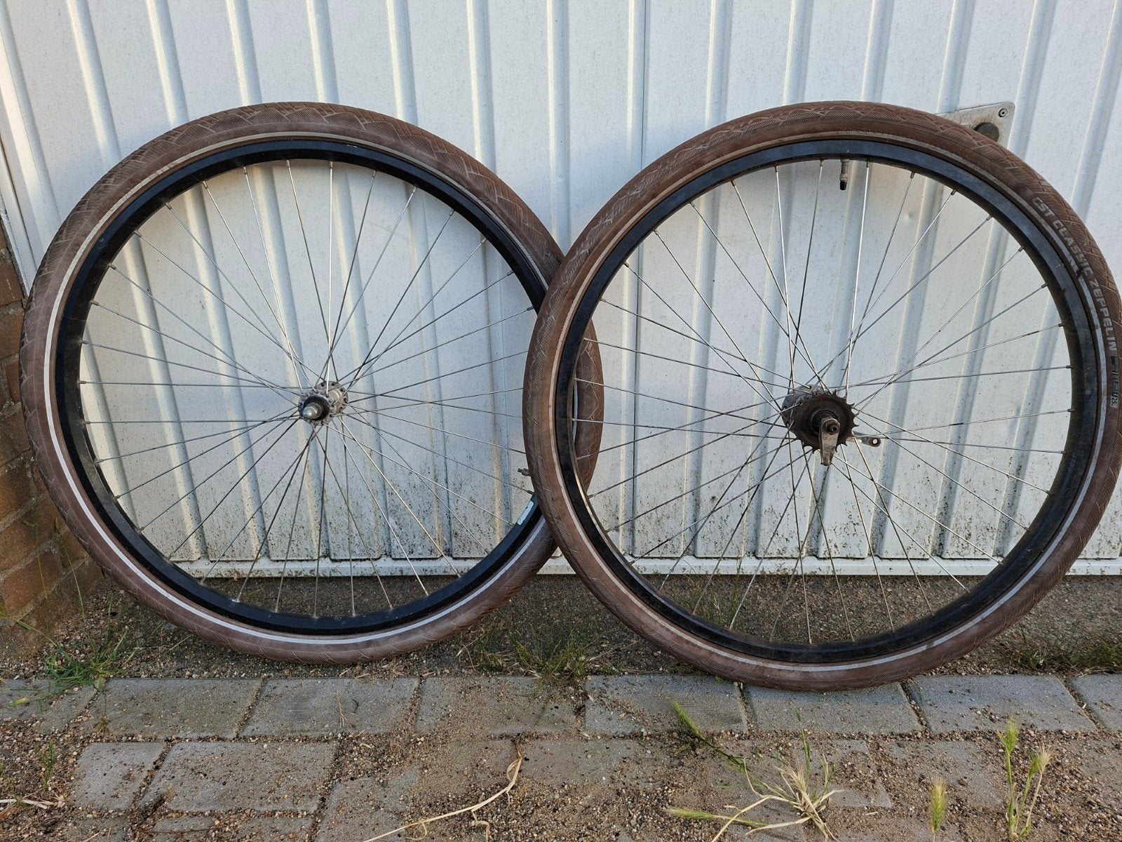 Diverse fietswielen met banden (26 inch, 28 inch), Fietsen en Brommers, Ophalen