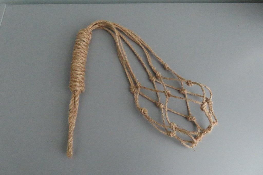 Macrame Plantenhanger (eventueel 2 stuks), Overige materialen, Rond, Ophalen of Verzenden, Zo goed als nieuw
