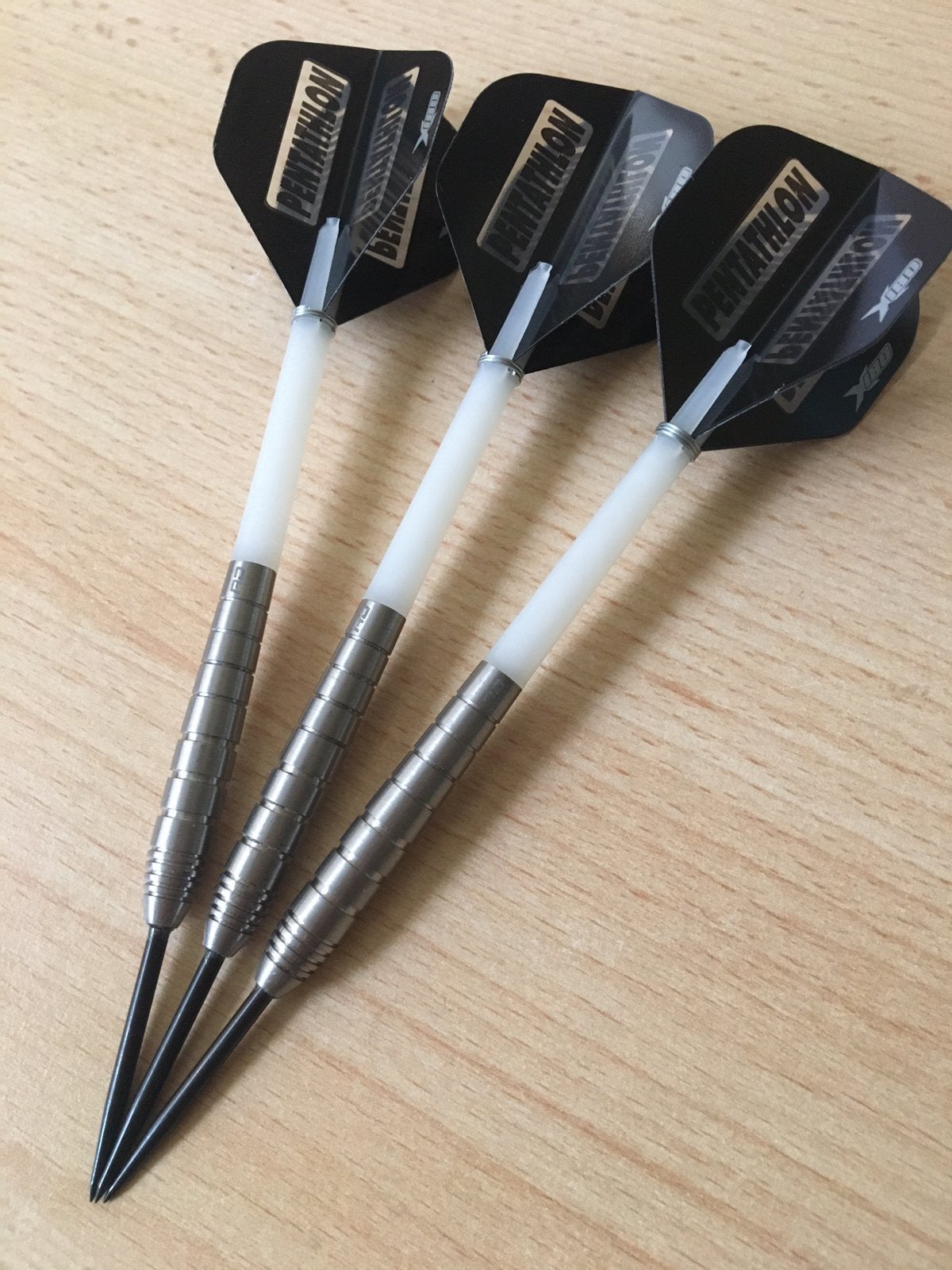 Red Dragon Luke Humphries darts 22 gram, Sport en Fitness, Darts, Ophalen of Verzenden, Gebruikt, Pijlen