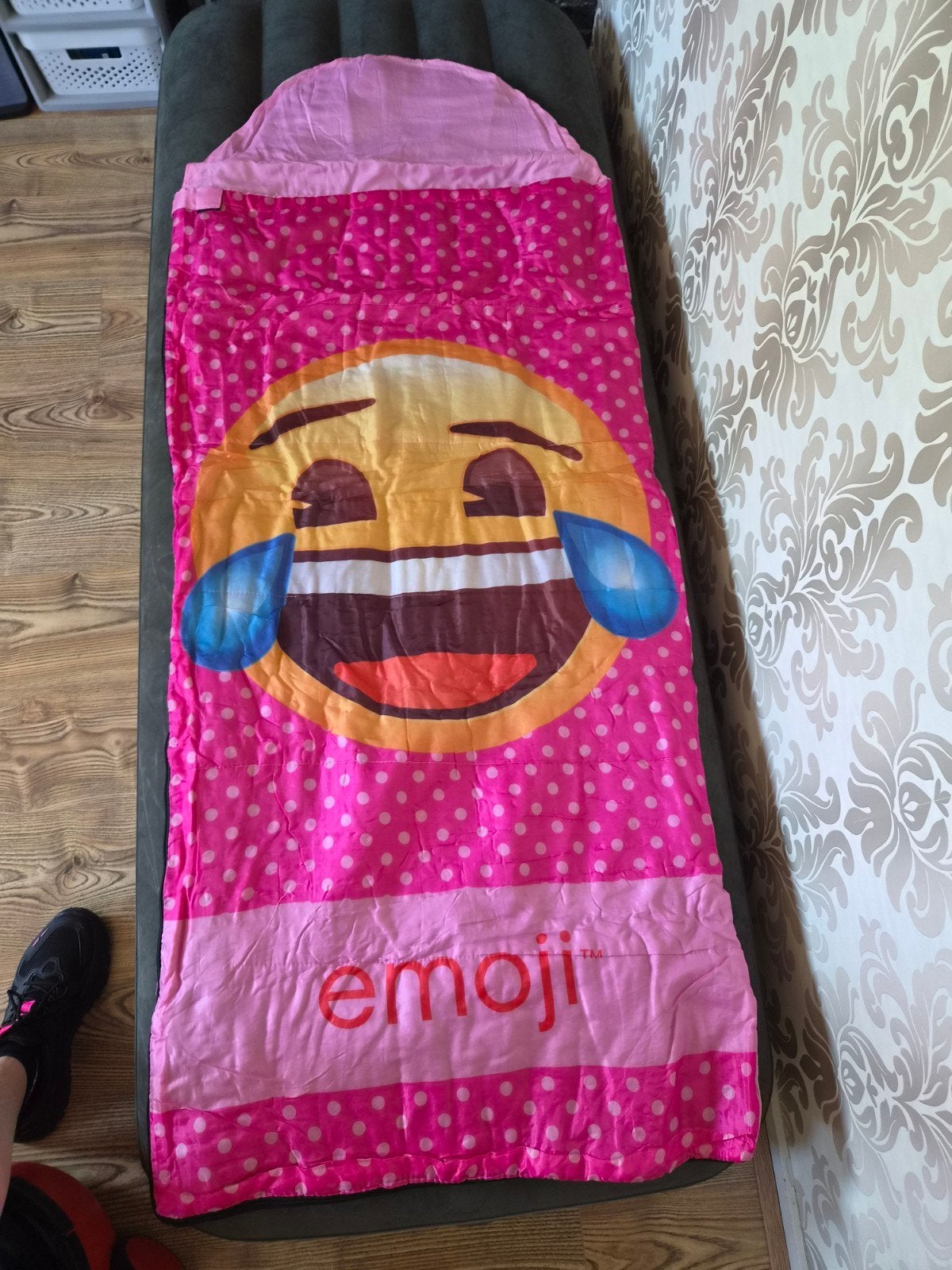 Emoji Slaapzak voor Kinderen - Roze met Lachende Emoji, Caravans en Kamperen, Ophalen of Verzenden, Zo goed als nieuw