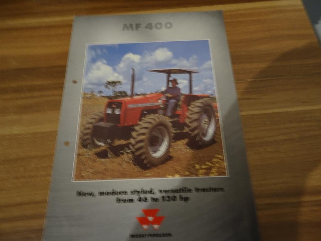 Massey ferguson 400 folder, Ophalen of Verzenden, Zo goed als nieuw, Folder