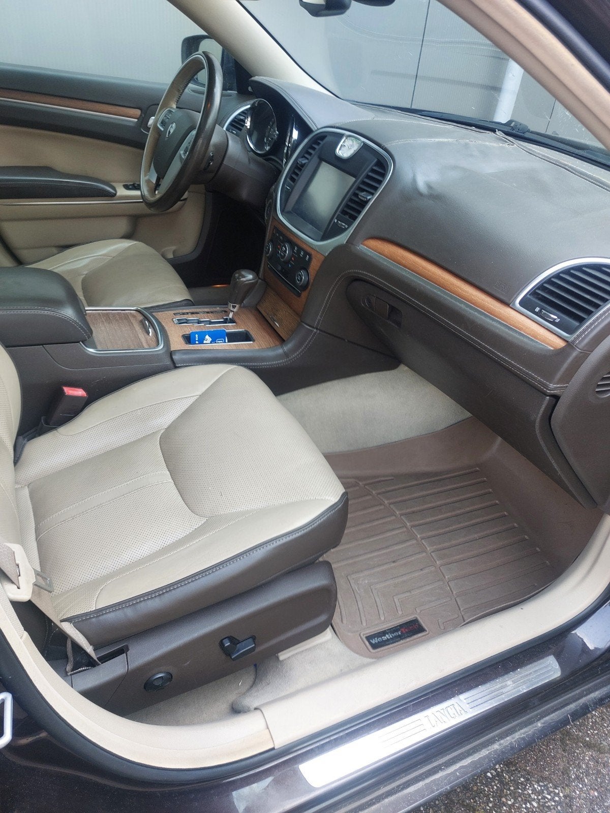 Lancia Thema 3.0 V6 Multijet II Executive 176KW 2011, Auto's, Lancia, Automaat, Thema, 4 cilinders, 1996 kg