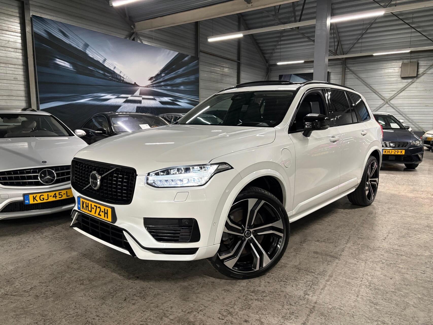 Volvo XC90 2.0 T8 Recharge AWD Ultimate Dark | Massage | Tre, Gebruikt, 4 cilinders, 1969 cc, 7 stoelen