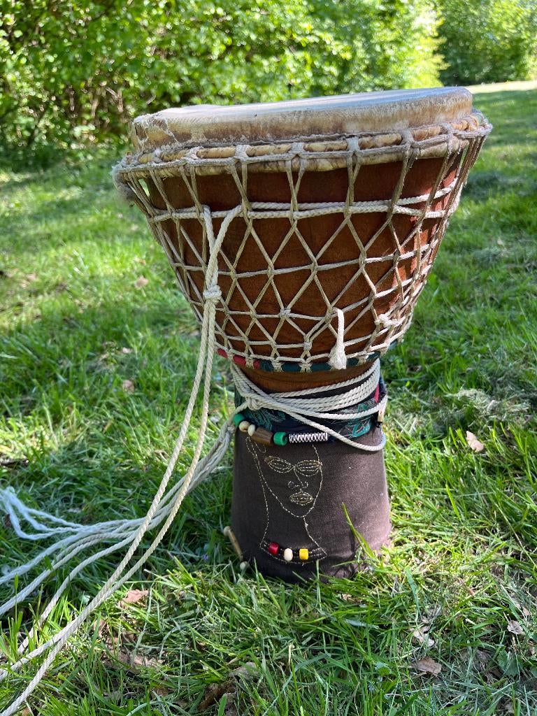 handgemaakte Afrikaanse djembé - klein formaat, Muziek en Instrumenten, Ophalen, Gebruikt, Trommel