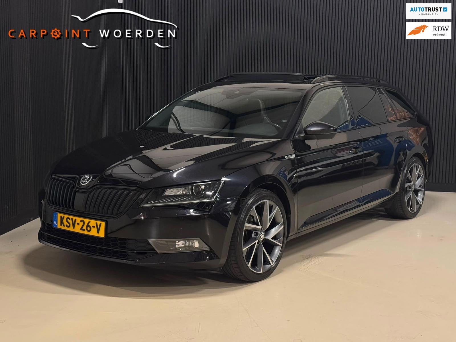 Skoda Superb Combi 2.0 TSI SportLine 220PK!|PANO|CANTON|CAME, Auto's, Dealer onderhouden, Gebruikt, 4 cilinders, Zwart