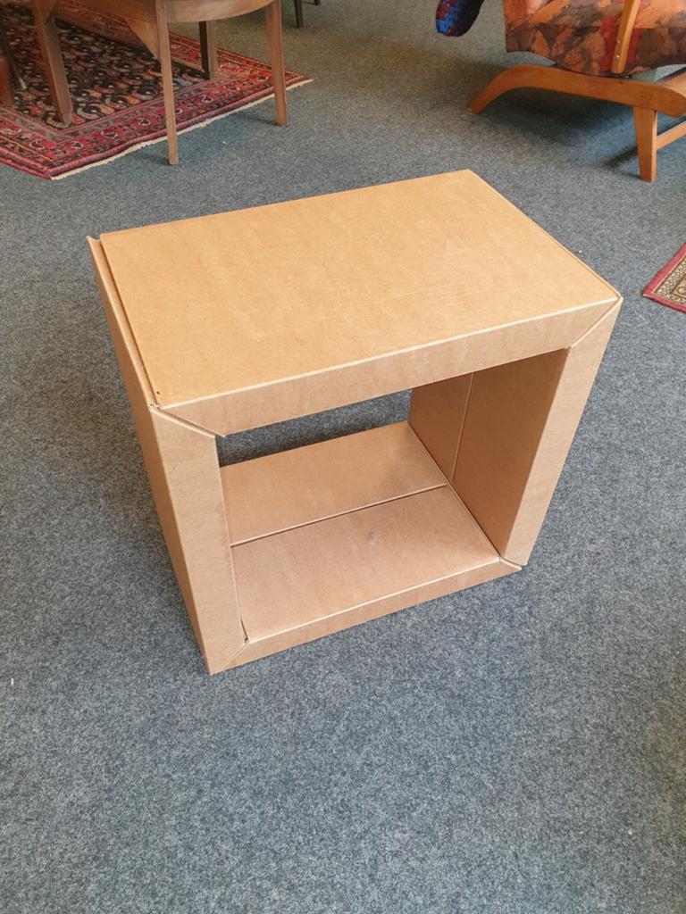 Design karton meubel, Ophalen
