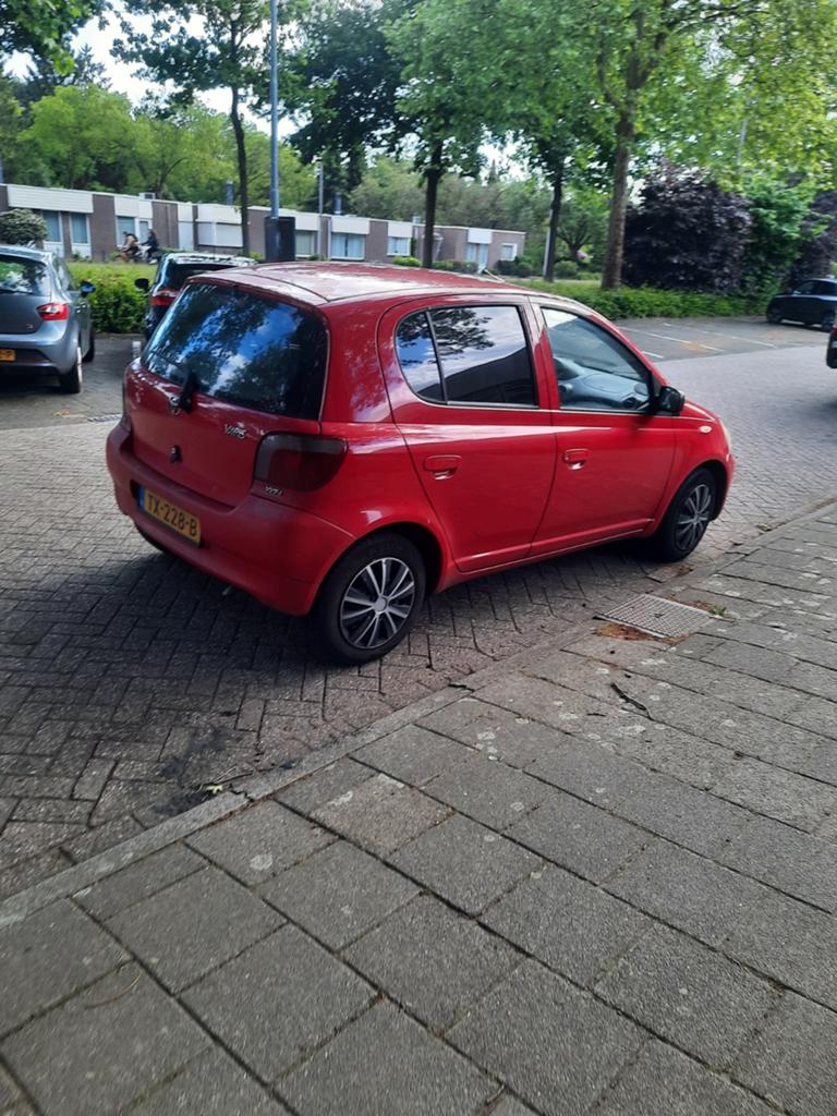 Toyota yaris 1.3 automaat 5 deurs, Automaat, Achterwielaandrijving, 54 pk, 18 €/maand