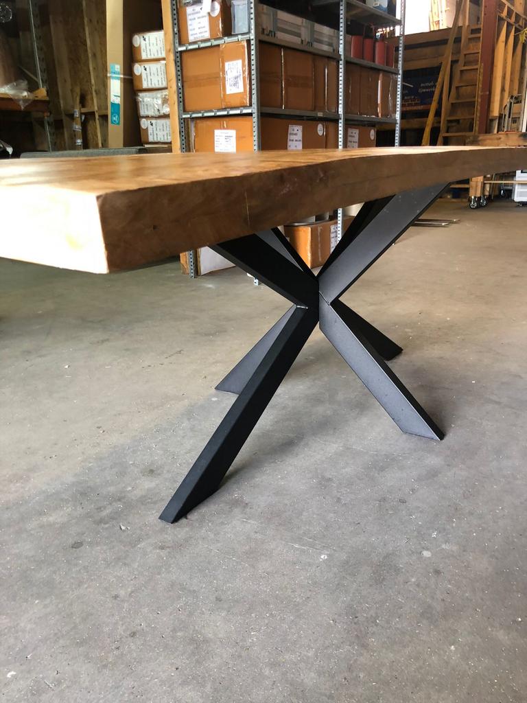 Grote mangohouten eettafel met industrieel matrix onderstel., Ophalen, Gebruikt, 100 tot 150 cm, 200 cm of meer