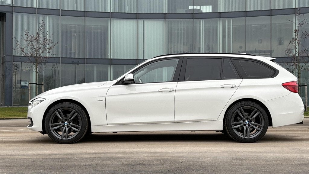 BMW 3-serie Touring 320i xDrive High Executive, Auto's, Automaat, Stof, 4 cilinders, Wit